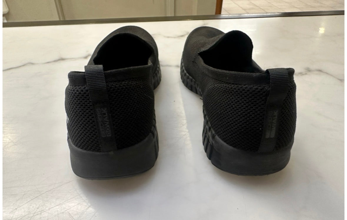 Size 11 black mesh sketchers go walks