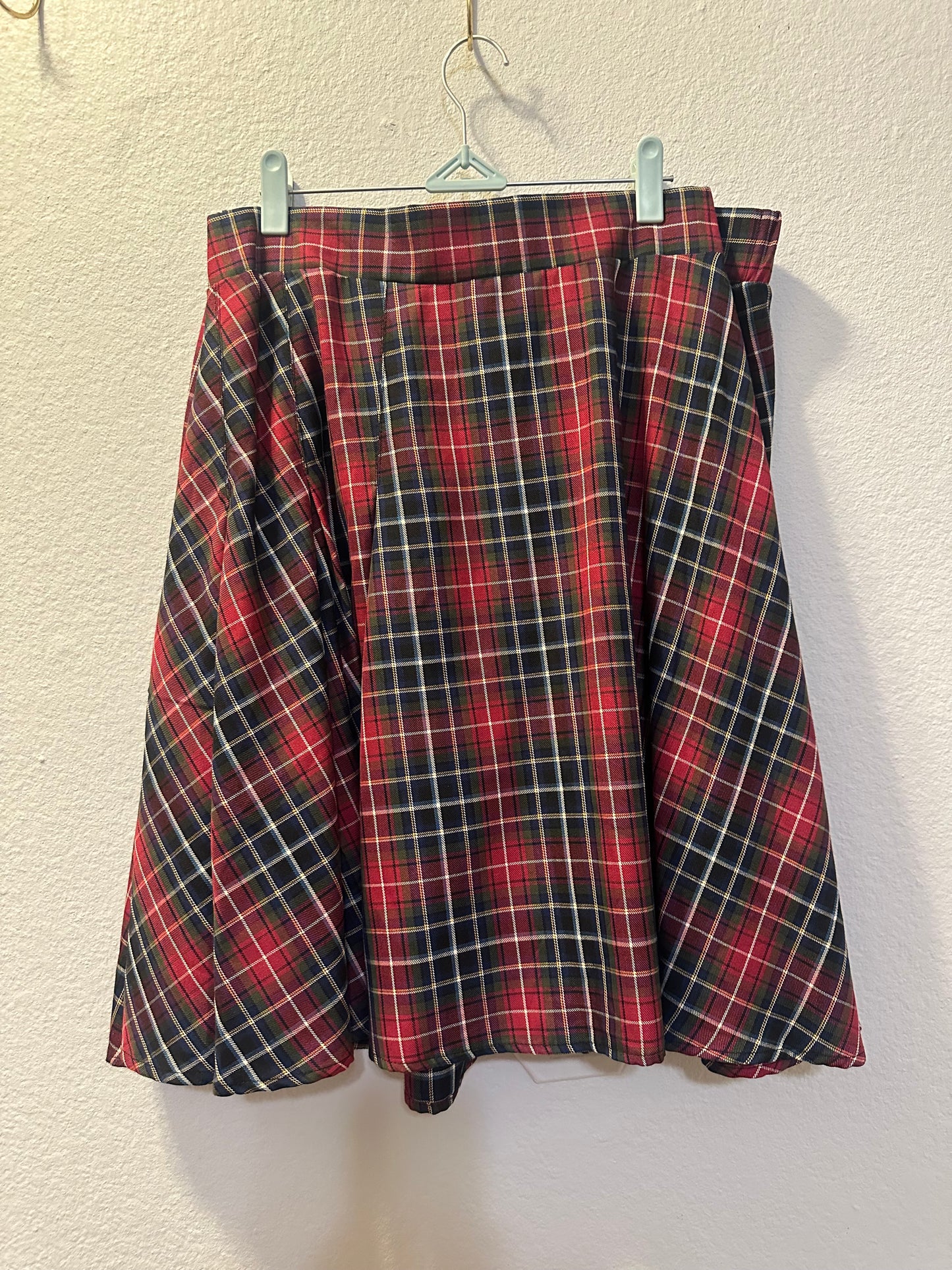 Size 6x (30) Torrid Twill Plaid Pleated Skater Skirt