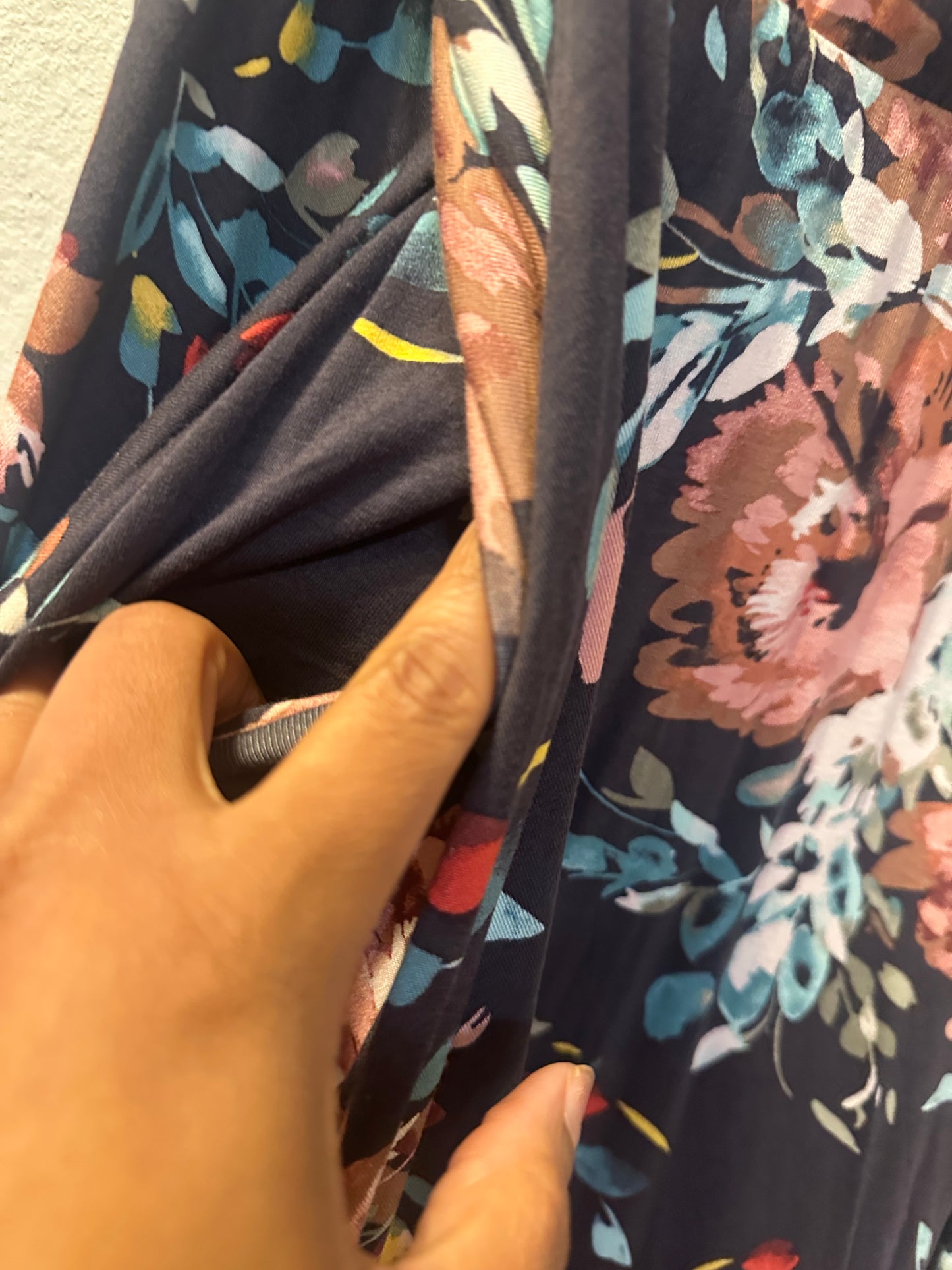 Size 6x (30) Torrid Super Soft Floral Skirt