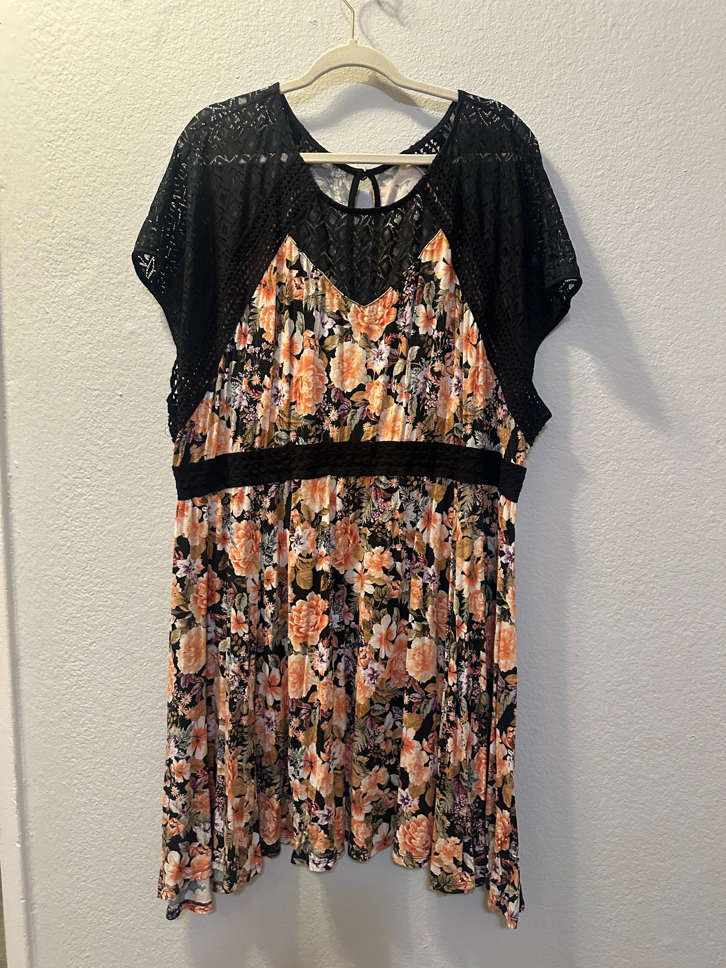 Size 5x (28) Floral Mini Super Soft Lace Inset Skater Dress