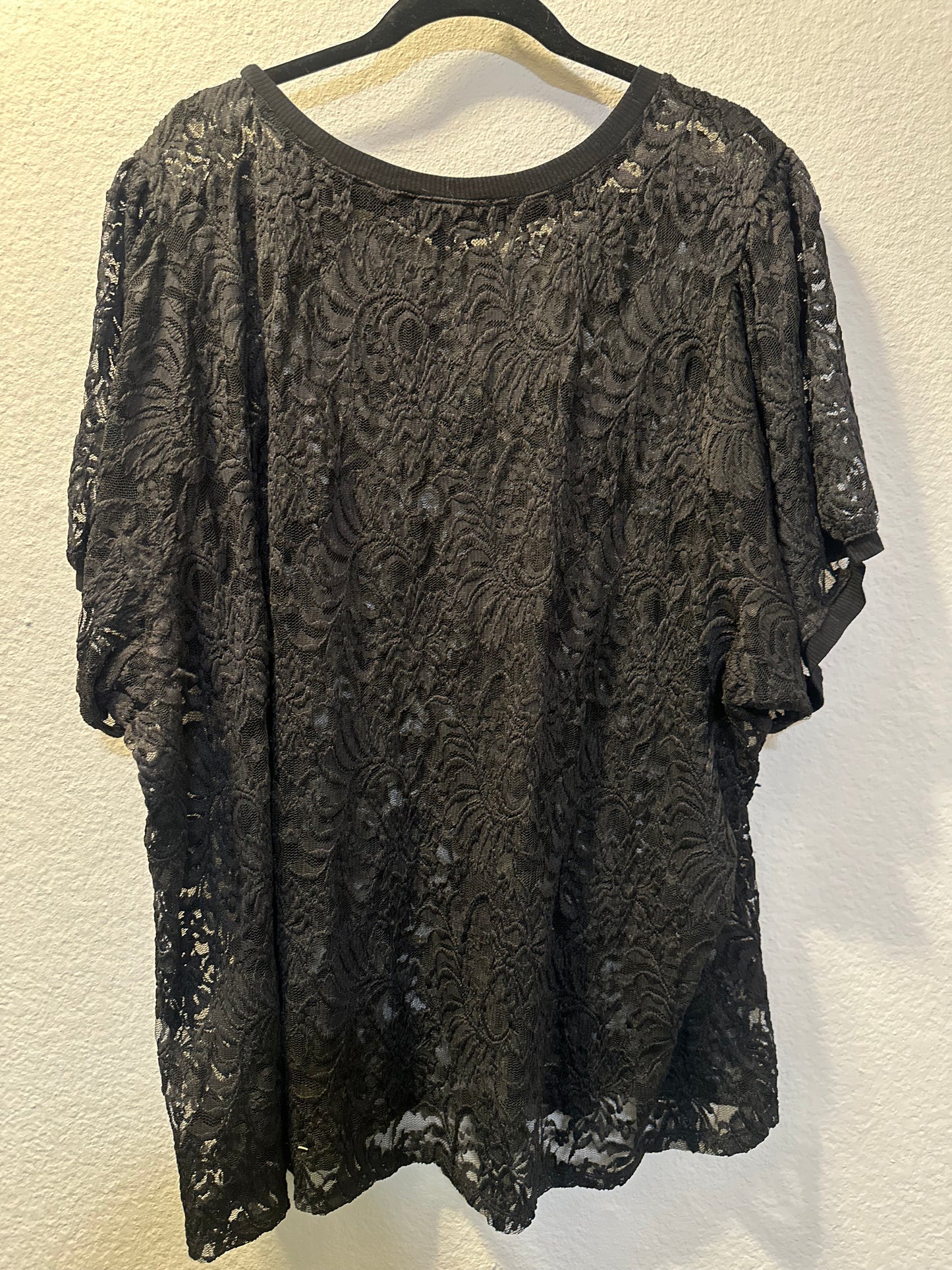 Size 5x (28) Black Torrid Lace Blouse