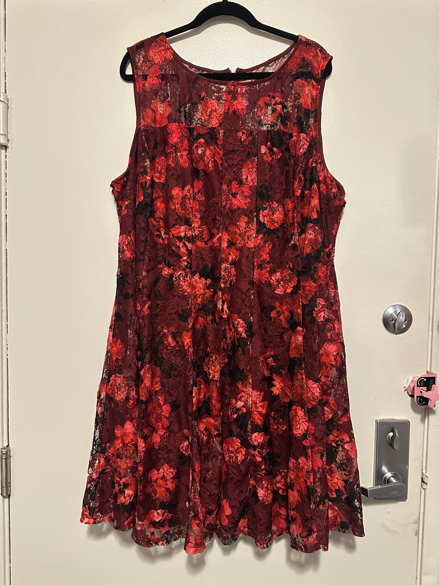 Size 4x (26/28) Lane Bryant Red & Floral lace Dress