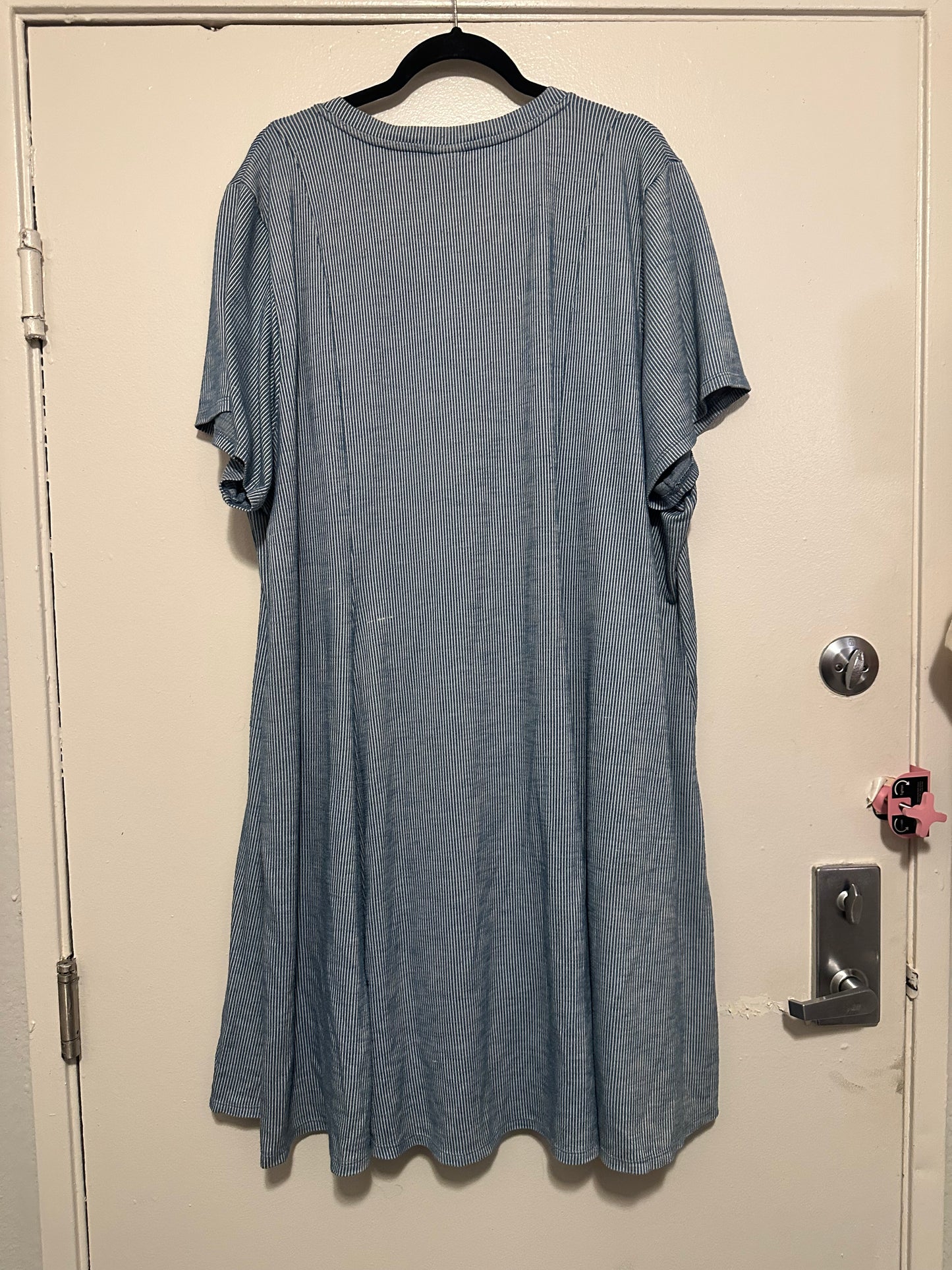 Size 4x (26) Torrid Aline Soft Stripped Dress