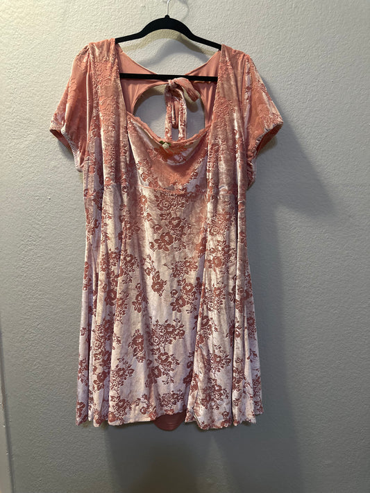 Size 4x (26) Torrid Velvet Floral Cut Out Skater Dress