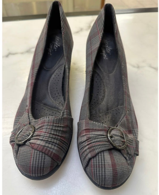 Size 11 Gray Plaid Wedges By Dexflex Comfort