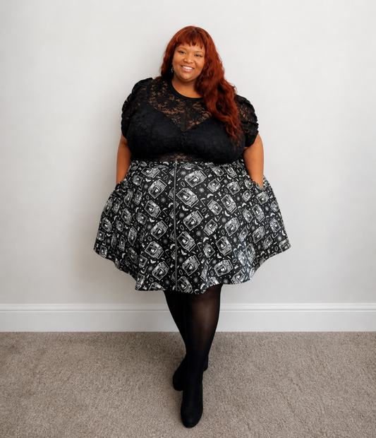 Size 5x (28) Hot Topic Goth Milk O-Ring Skater Skirt