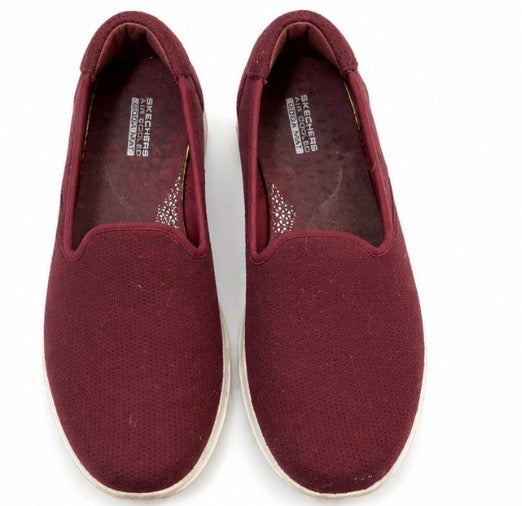 Size 11 sketchers gogo mats