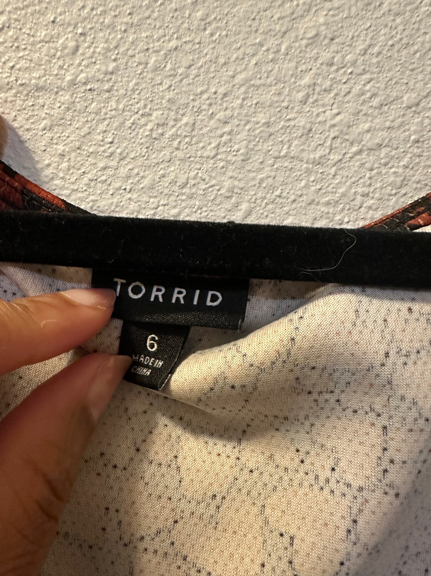 Size 6x (30) Torrid Mini Textured Hearts Knit Skater
Dress