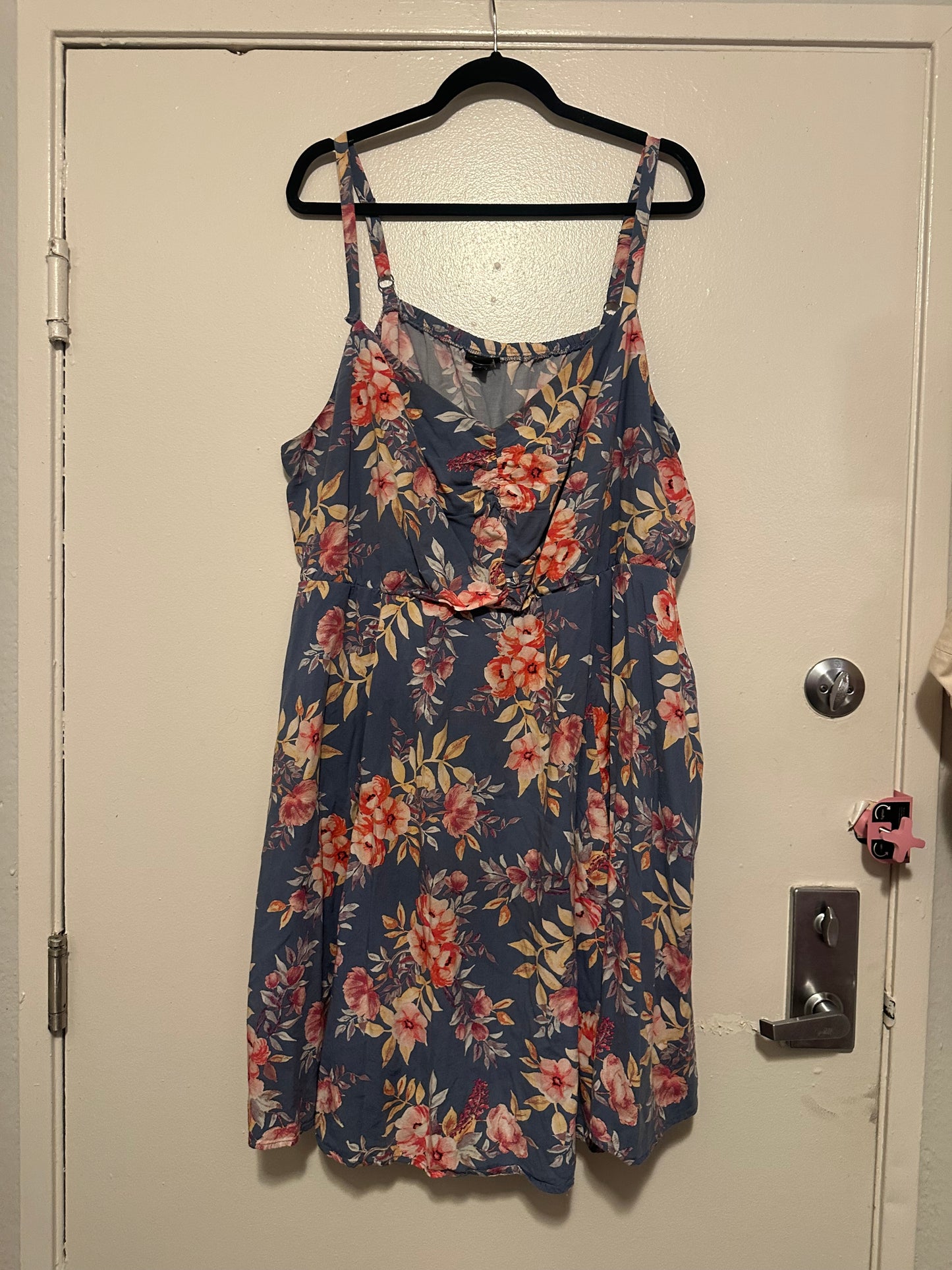 Size 4x (26) Torrid Mini Floral Skater Dress