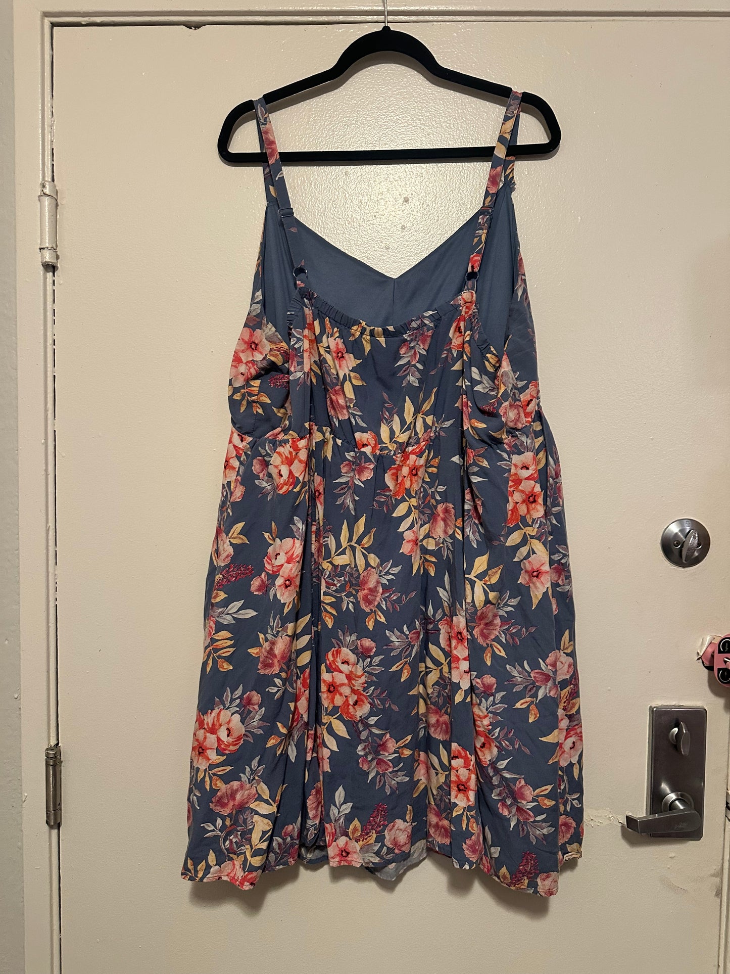 Size 4x (26) Torrid Mini Floral Skater Dress