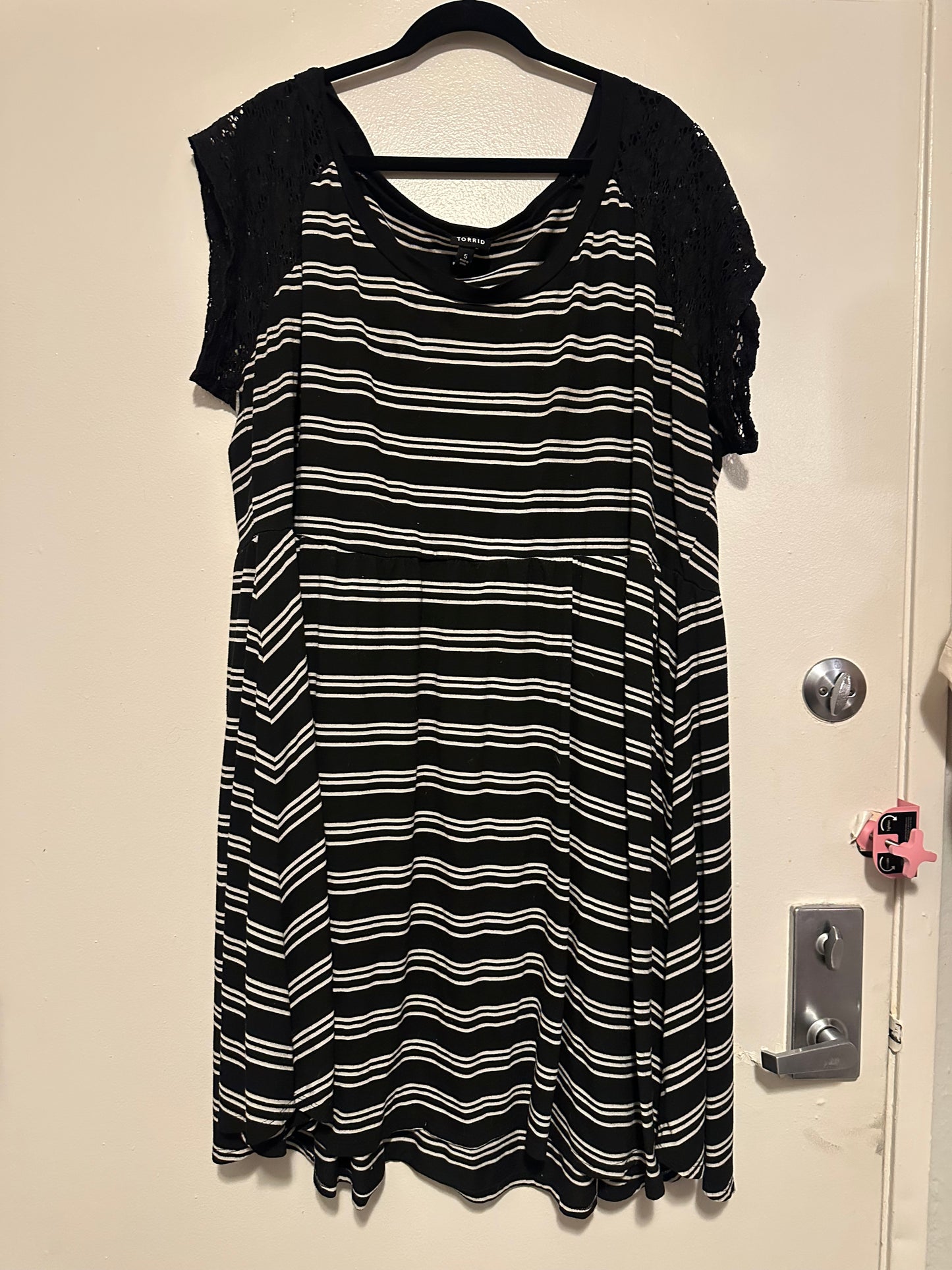 Size 5x (28) Torrid black and white striped skater dress