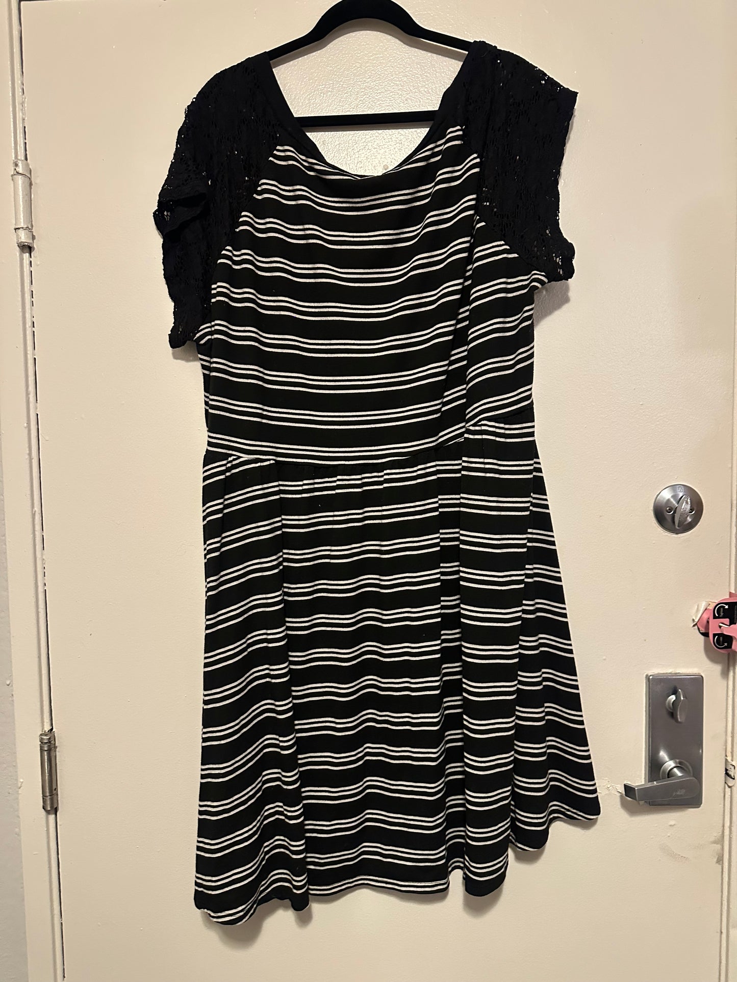 Size 5x (28) Torrid black and white striped skater dress