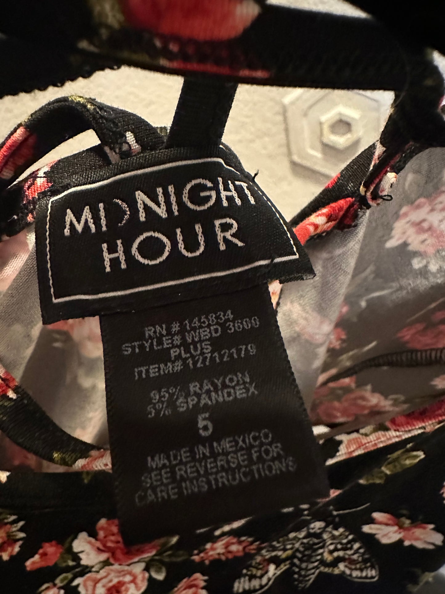 Size 5x (28) Hot Topic Moth & Rose Strappy Dress