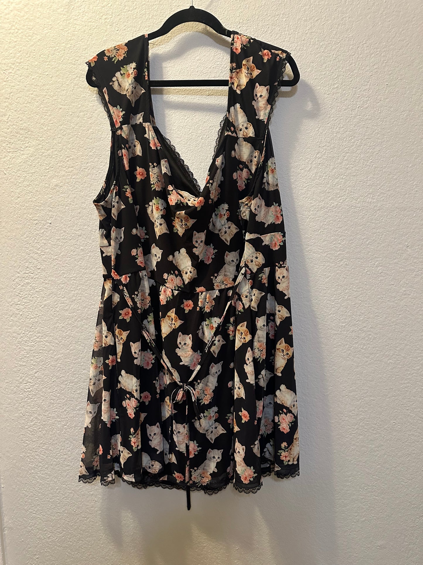 Size 5x (28) Sweet Society Kitten Roses Lace Mesh Dress.