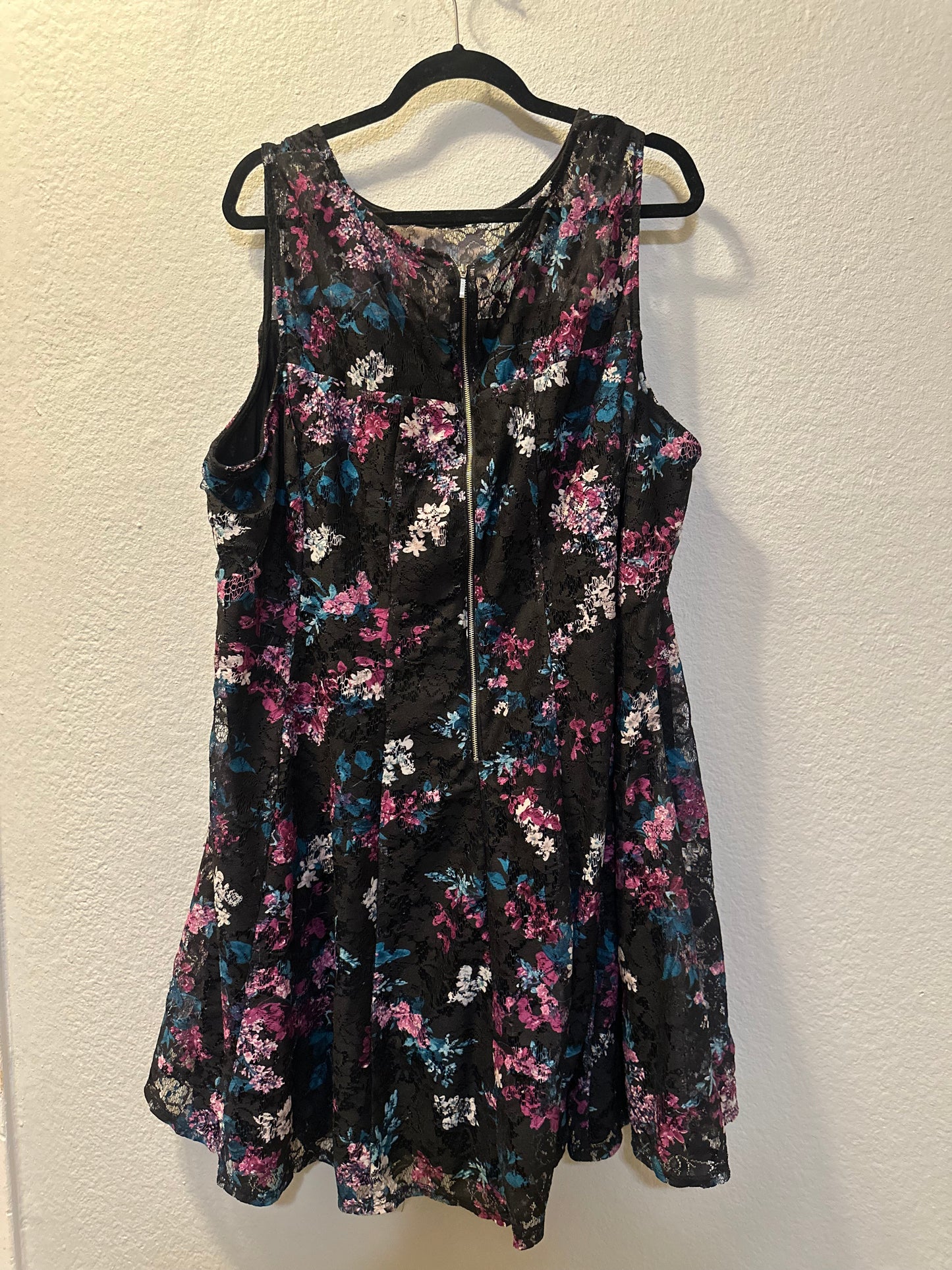 Size 26/28 Lane Bryant Black & Floral Lace Dress