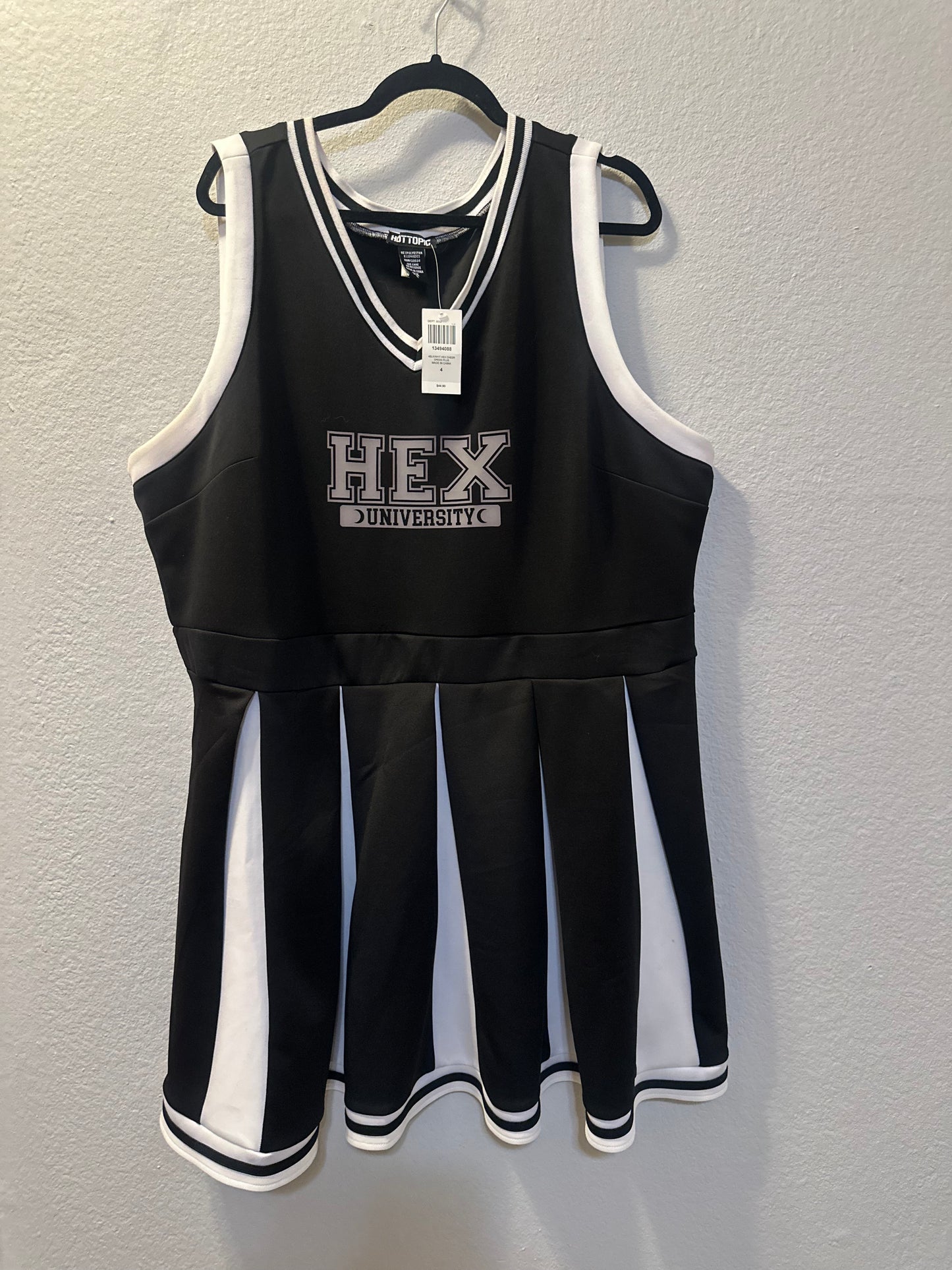 Size 5x Topic Black & White Hex University Cheer Dress