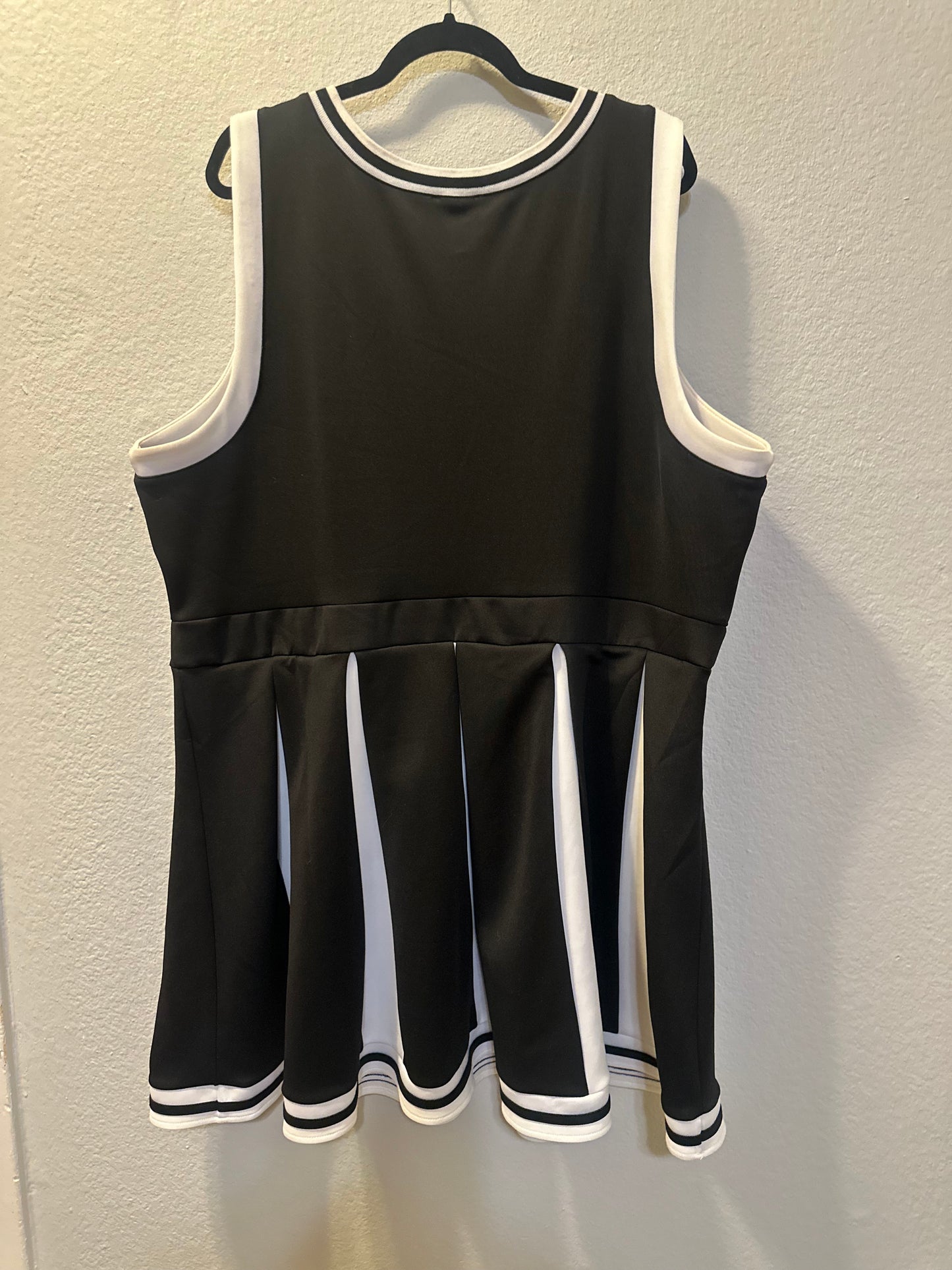 Size 5x Topic Black & White Hex University Cheer Dress