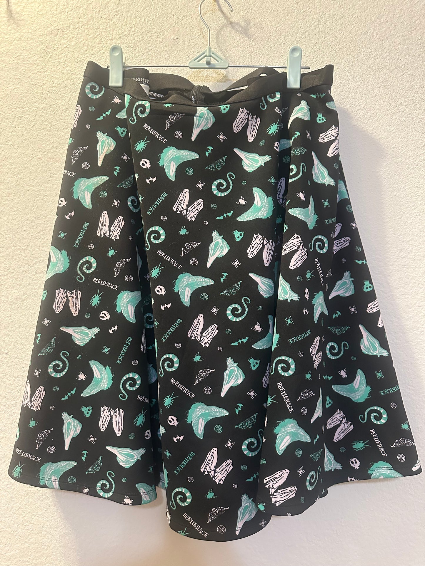 Size 4x (26) Hot Topic Beetlejuice Suspender skirt