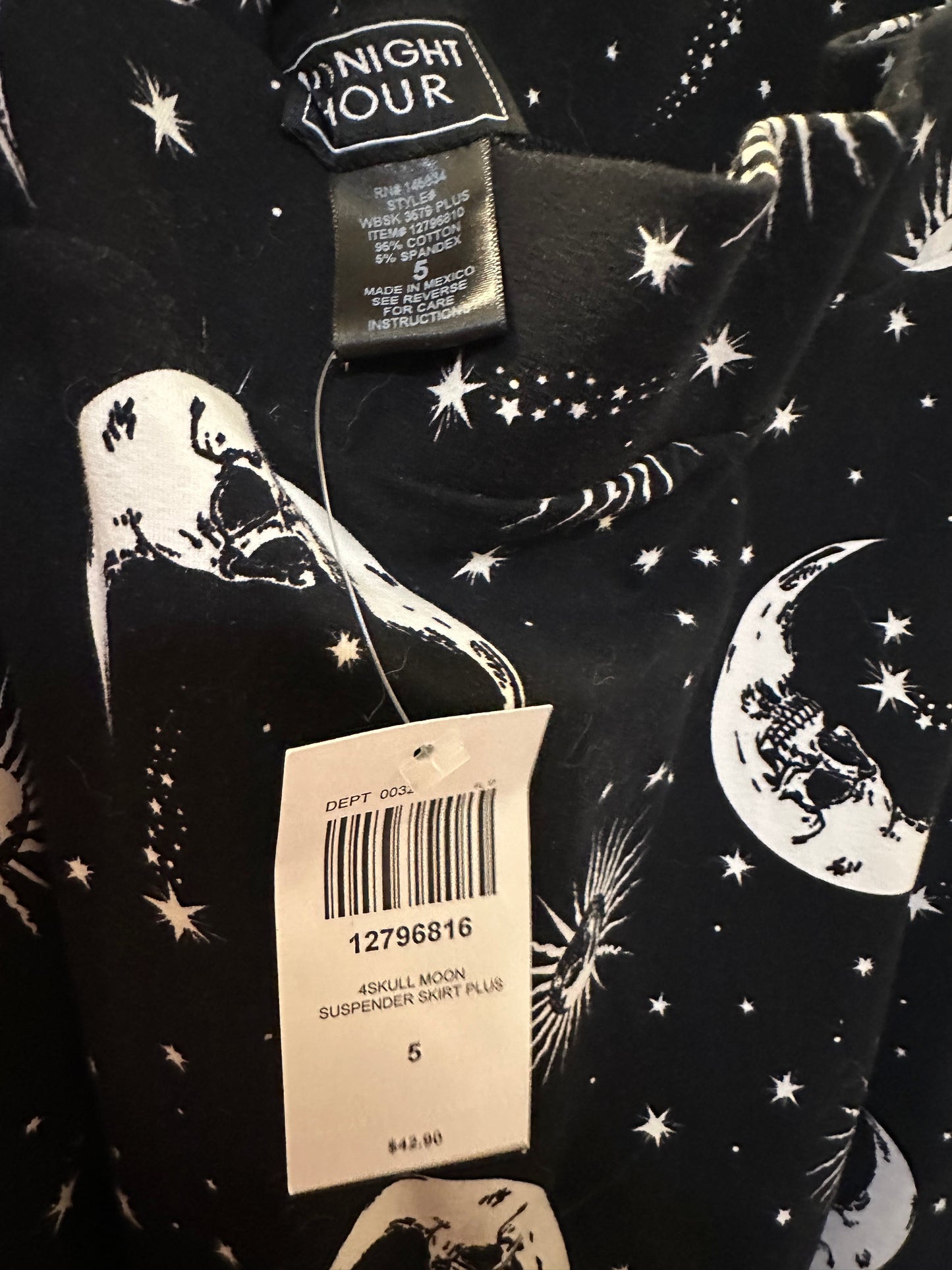 Size 5x (28) Hot Topic Moon & Stars Suspender Skirt