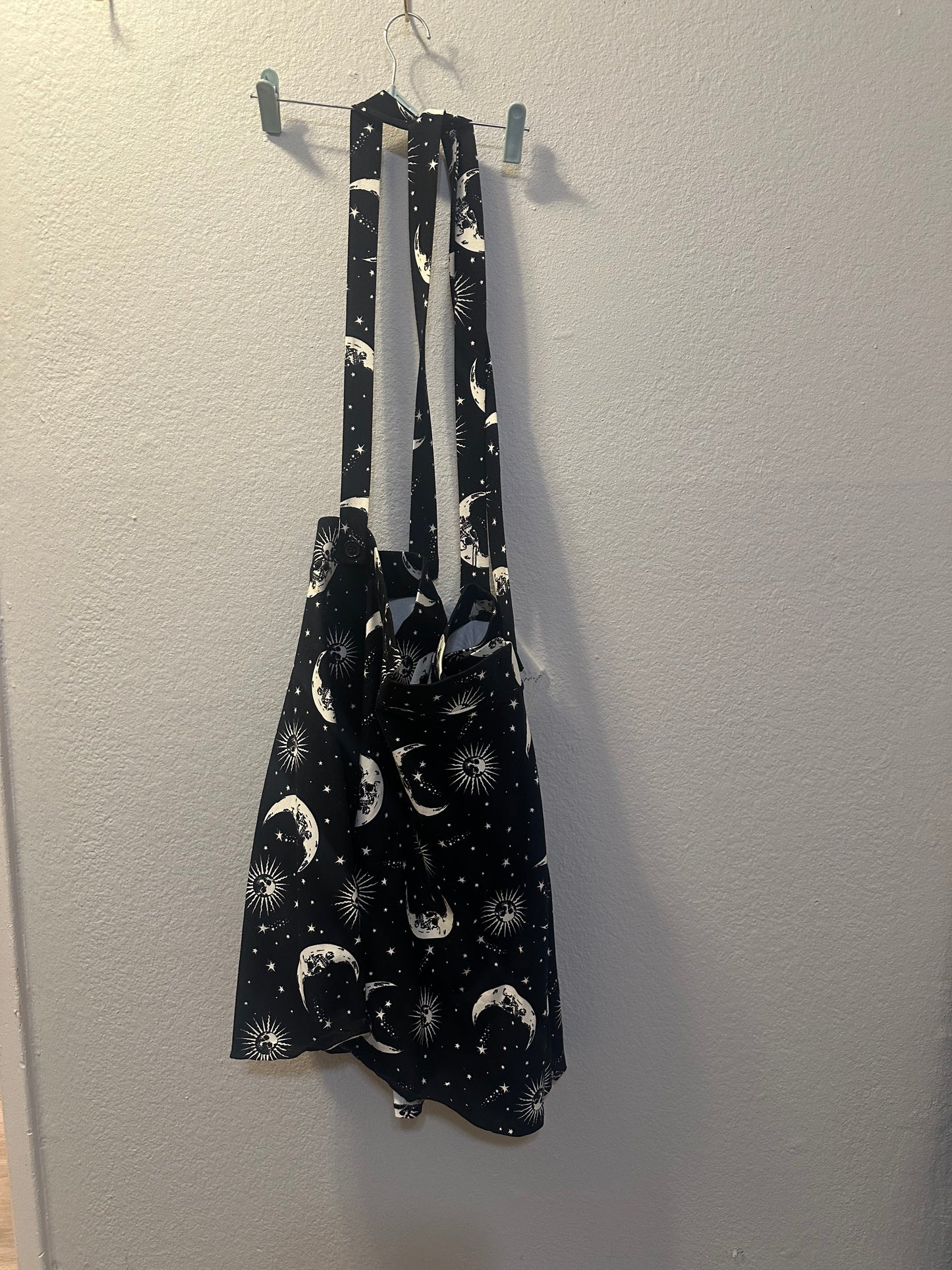 Size 5x (28) Hot Topic Moon & Stars Suspender Skirt