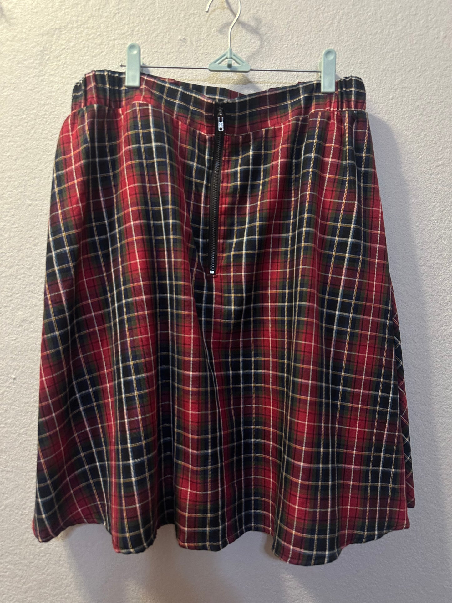Size 6x (30) Torrid Twill Plaid Pleated Skater Skirt