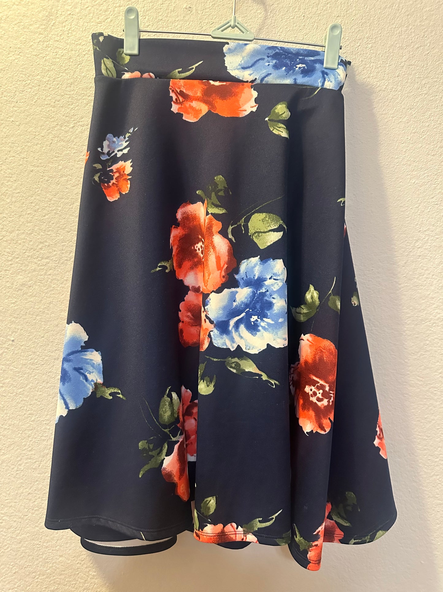Size 4x (26) East Adeline Floral Skirt
