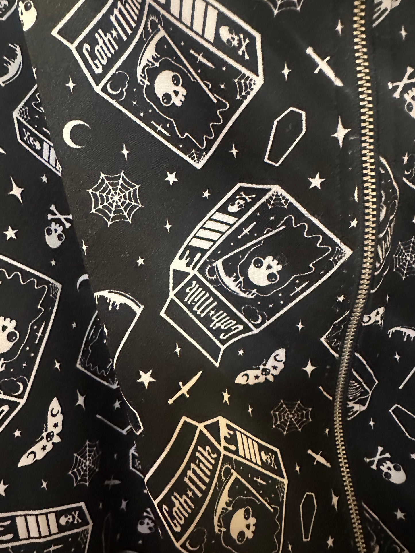 Size 5x (28) Hot Topic Goth Milk O-Ring Skater Skirt