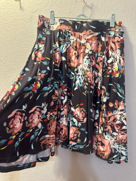 Size 6x (30) Torrid Super Soft Floral Skirt