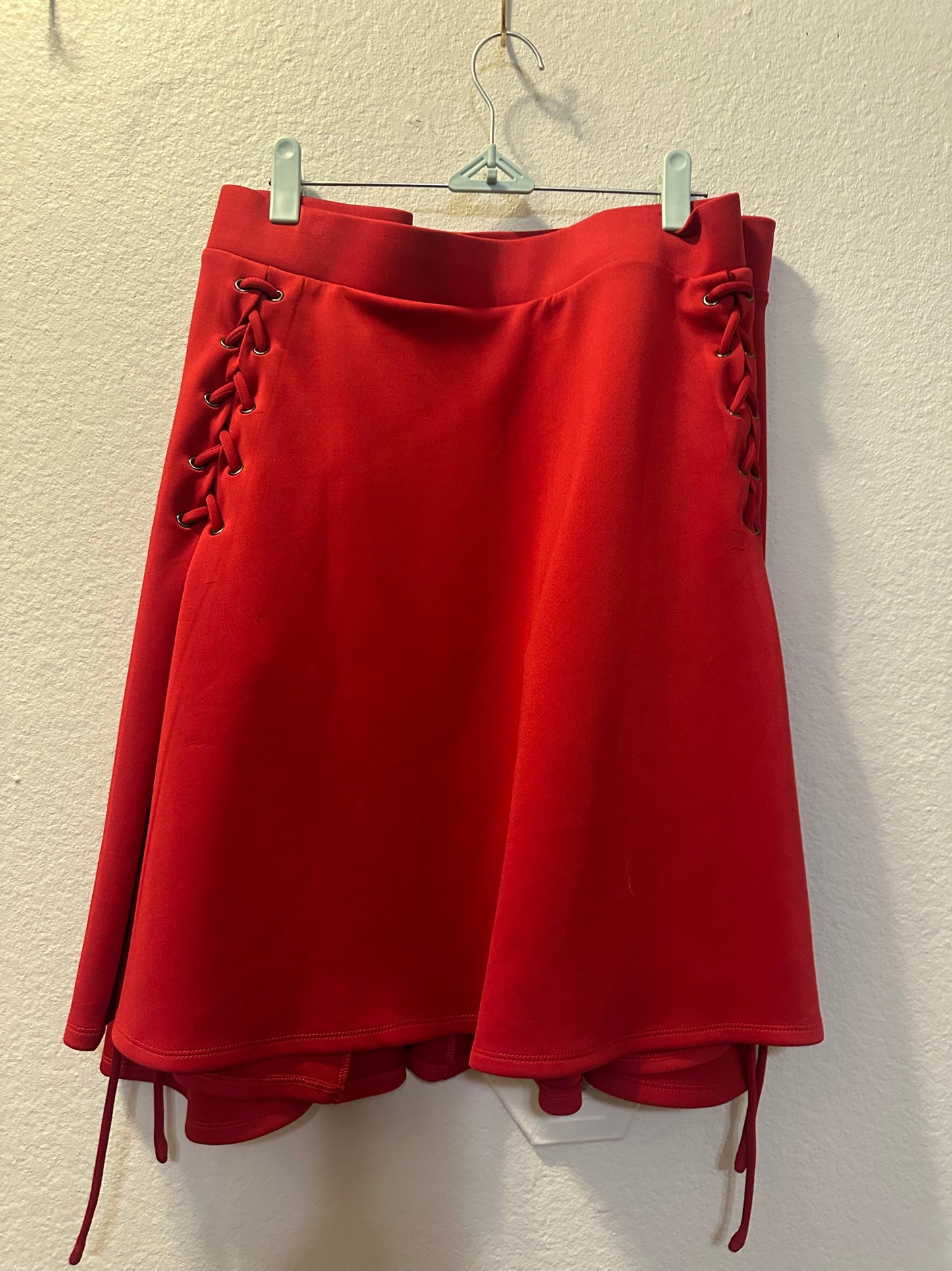 Size 5x (28) Hot Topic Red Lace-Up Skater Skirt