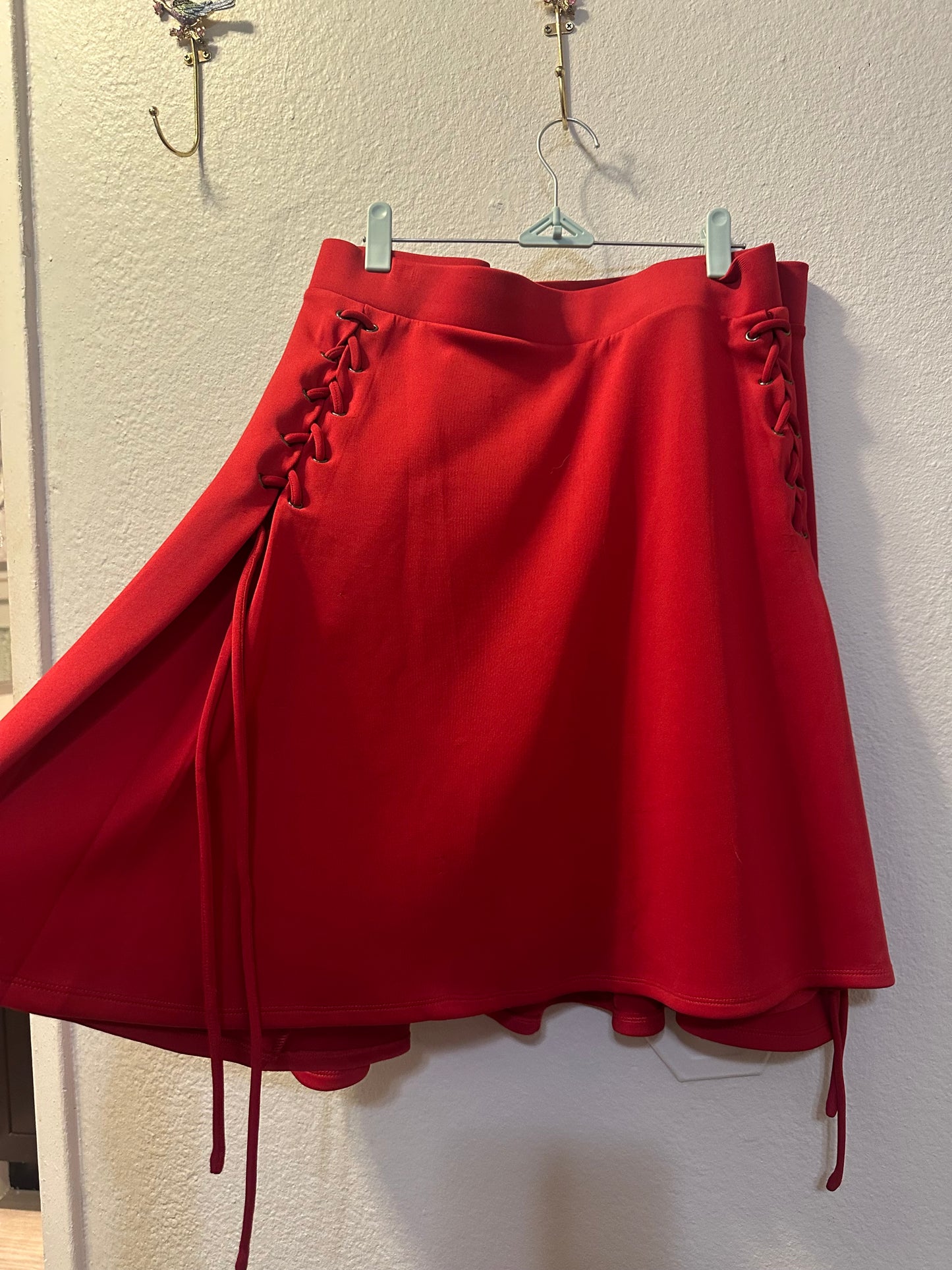Size 5x (28) Hot Topic Red Lace-Up Skater Skirt