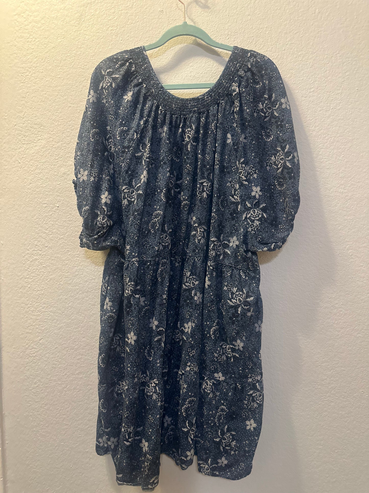 Size 4x (30) TORRID Mini Chambray Puff Sleeve Smocked Dress
