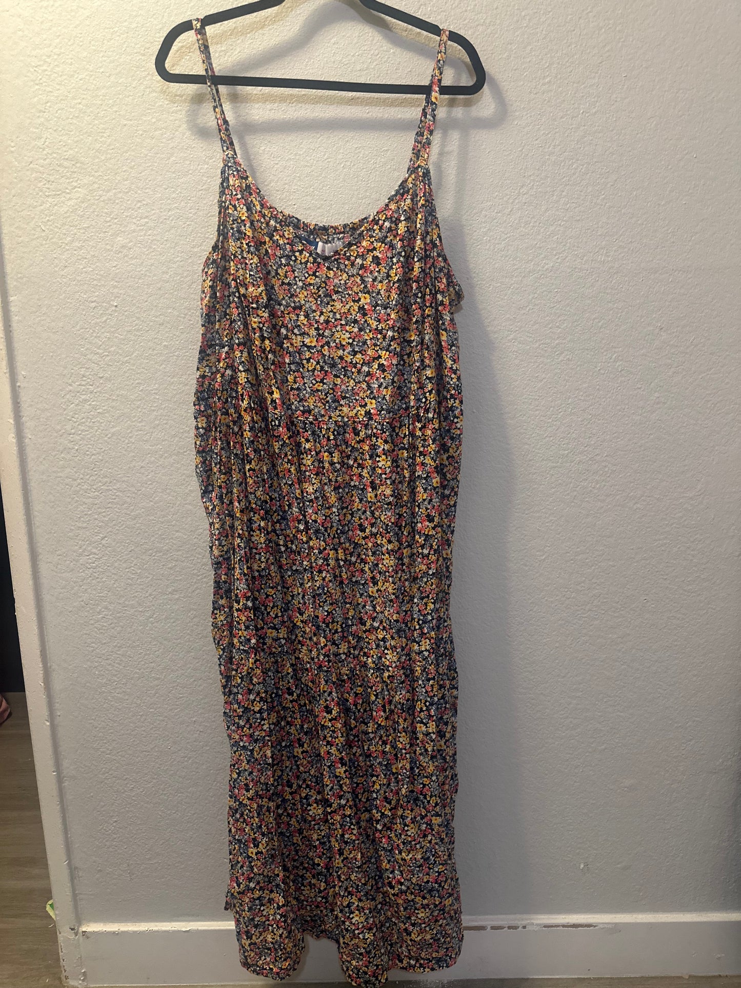 Size 4x (30) Old Navy Floral Cami Maxi Swing Dress