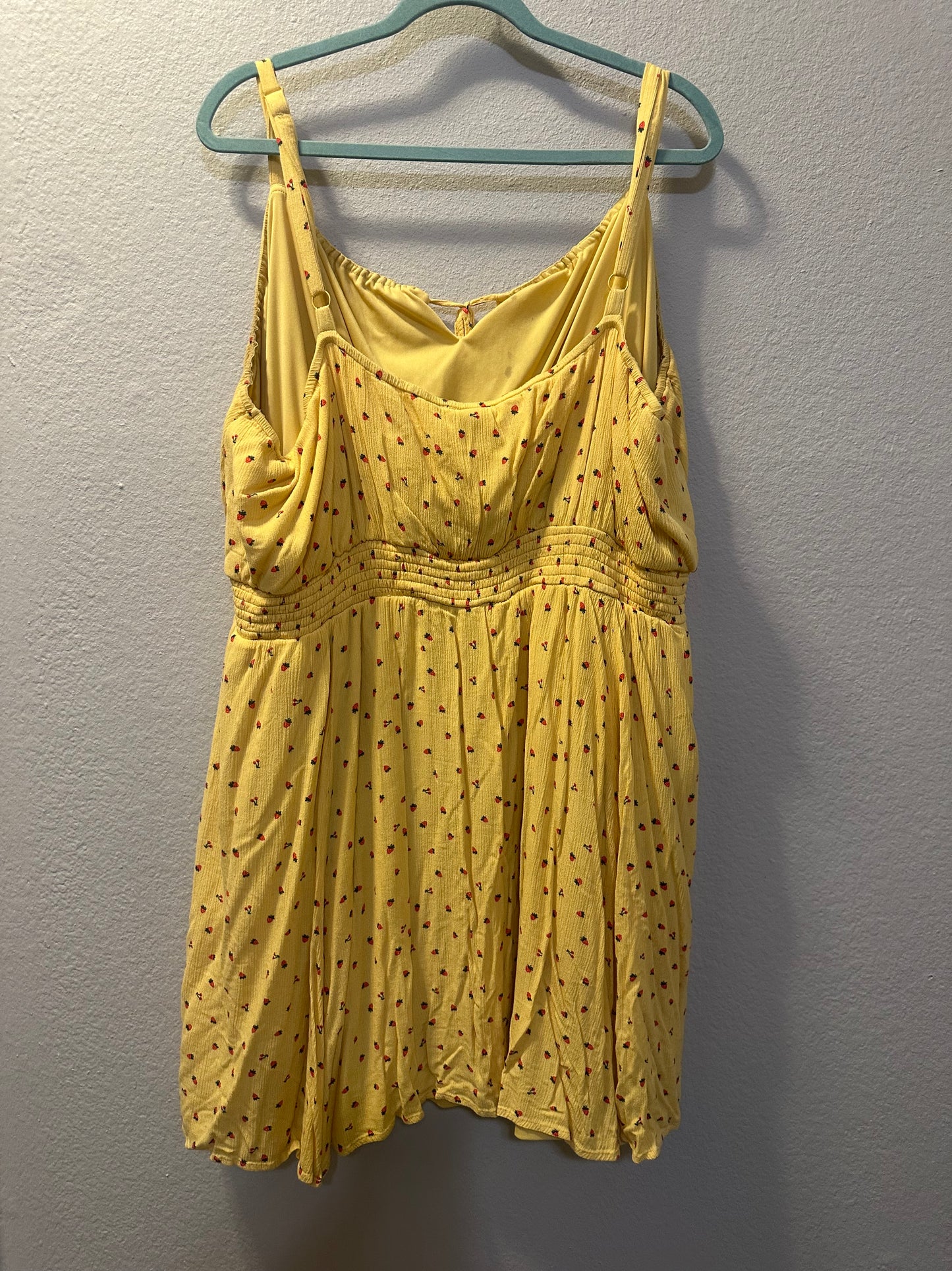 Size 5x (28) torrid Mini Gauze Smocked Waist Dress Strawberries