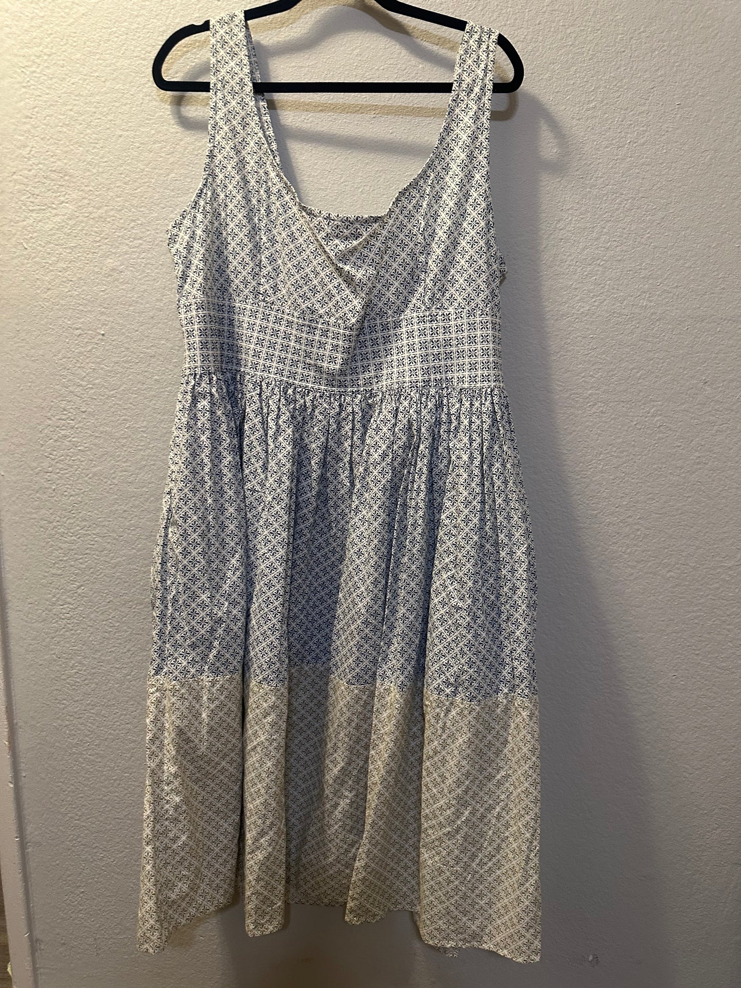 Size 1x (20) Pattern Midi Dress from Eshakti