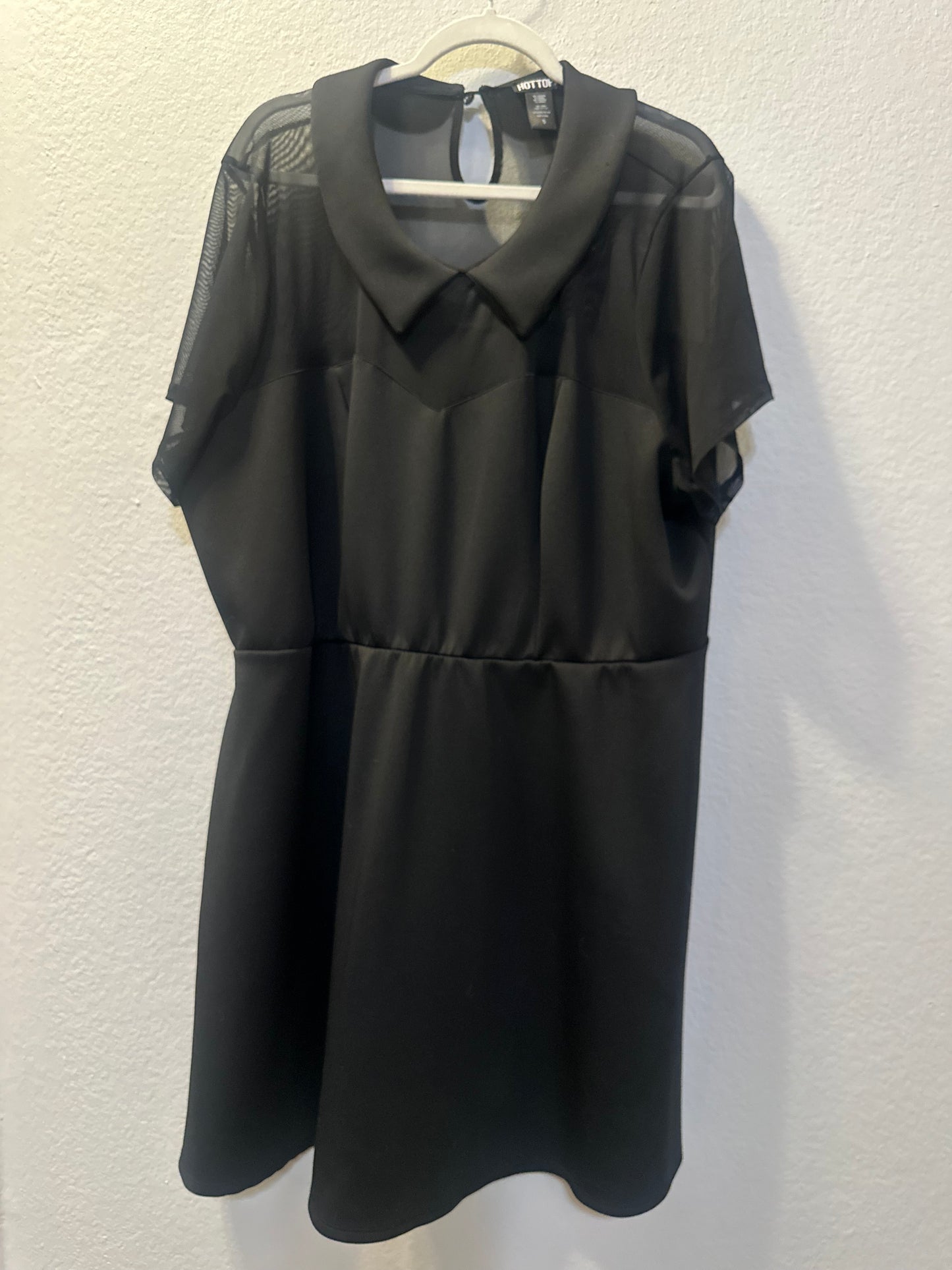 Size 5x (28) Hot Topic collar skater dress with mess