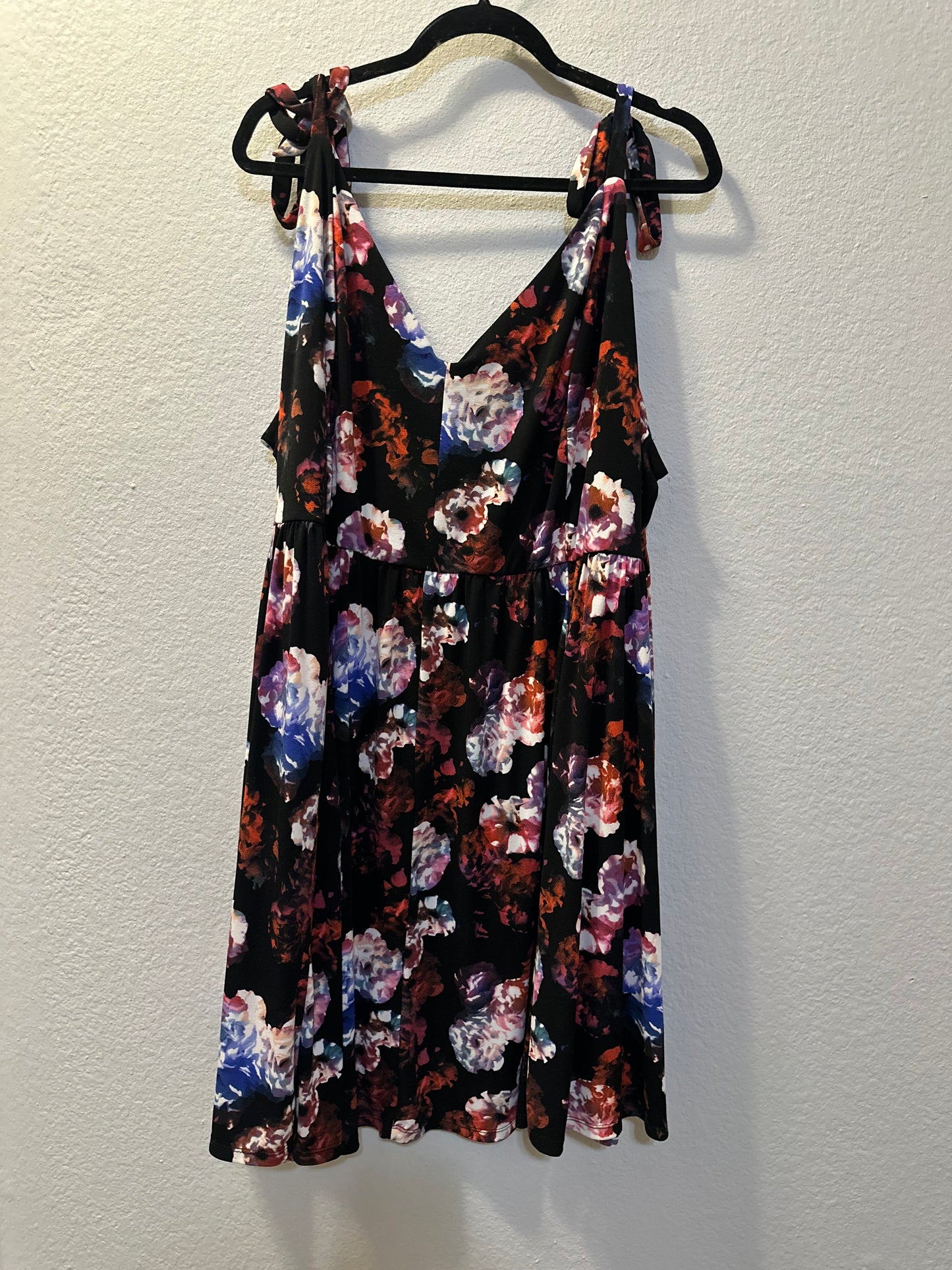 Size 6x (30) Floral Dress with shoulder ties from torrid