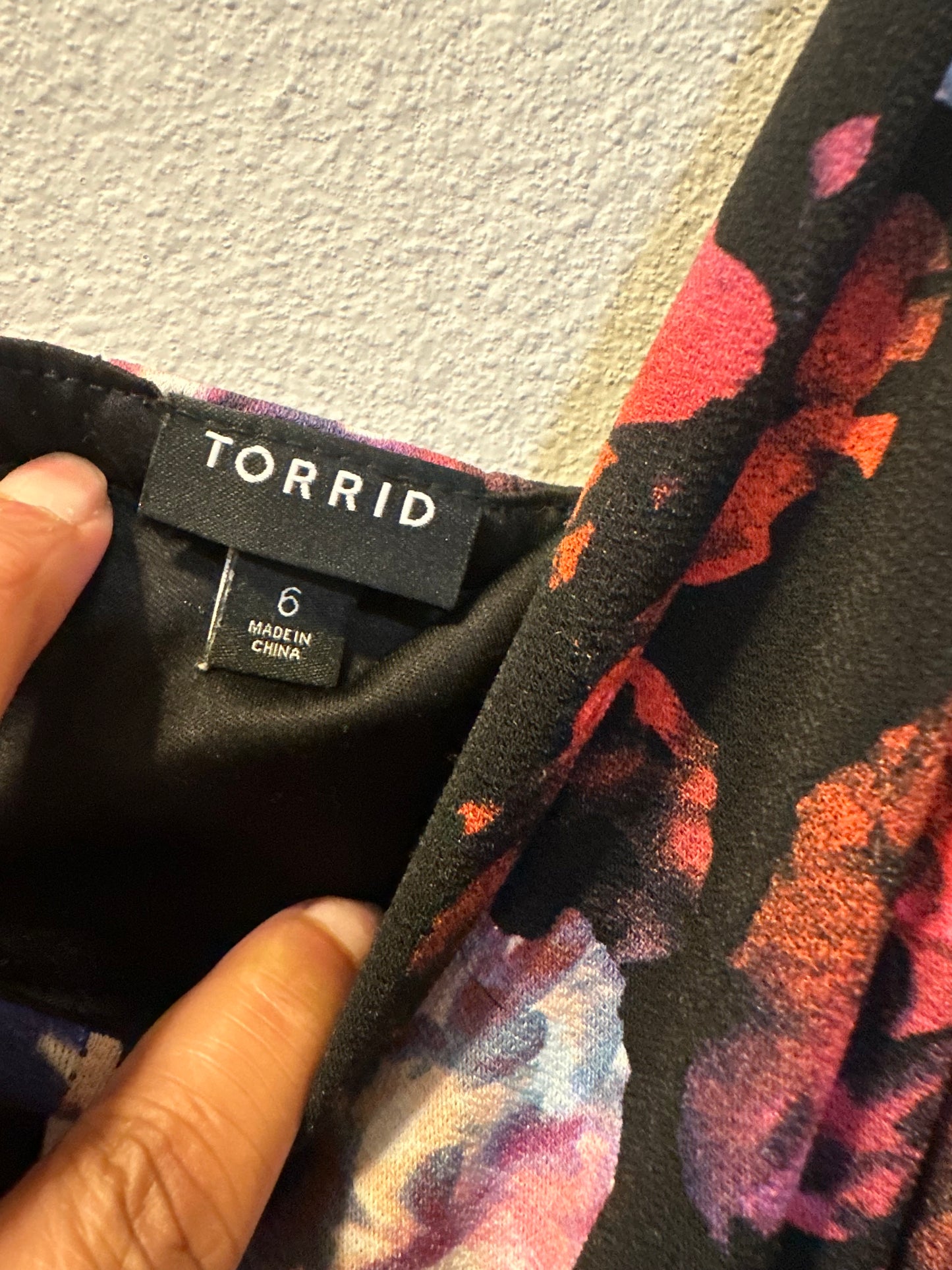 Size 6x (30) Floral Dress with shoulder ties from torrid