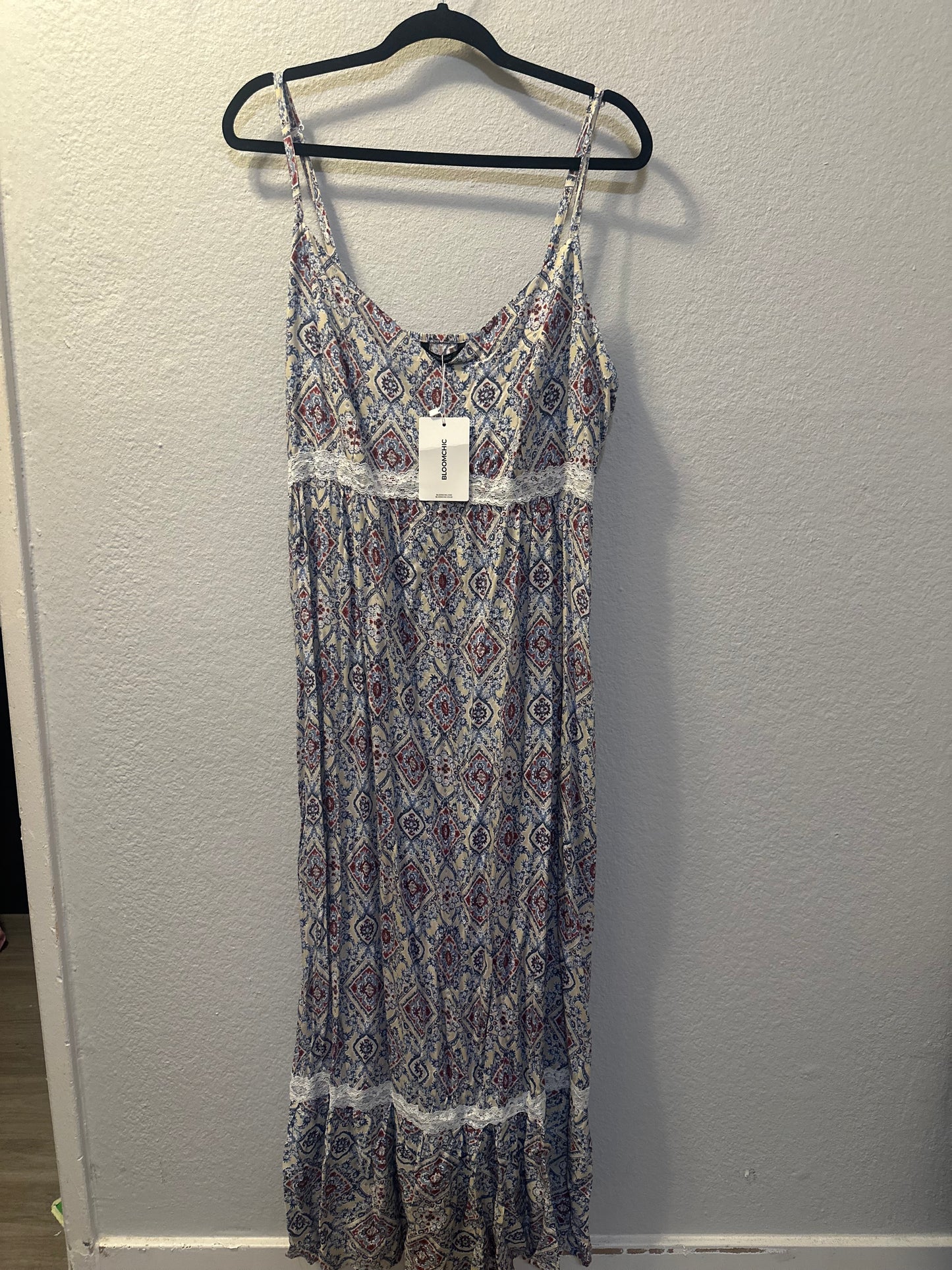 Size 18 Bloom Chic Maxi Pattern Dress With Lace
