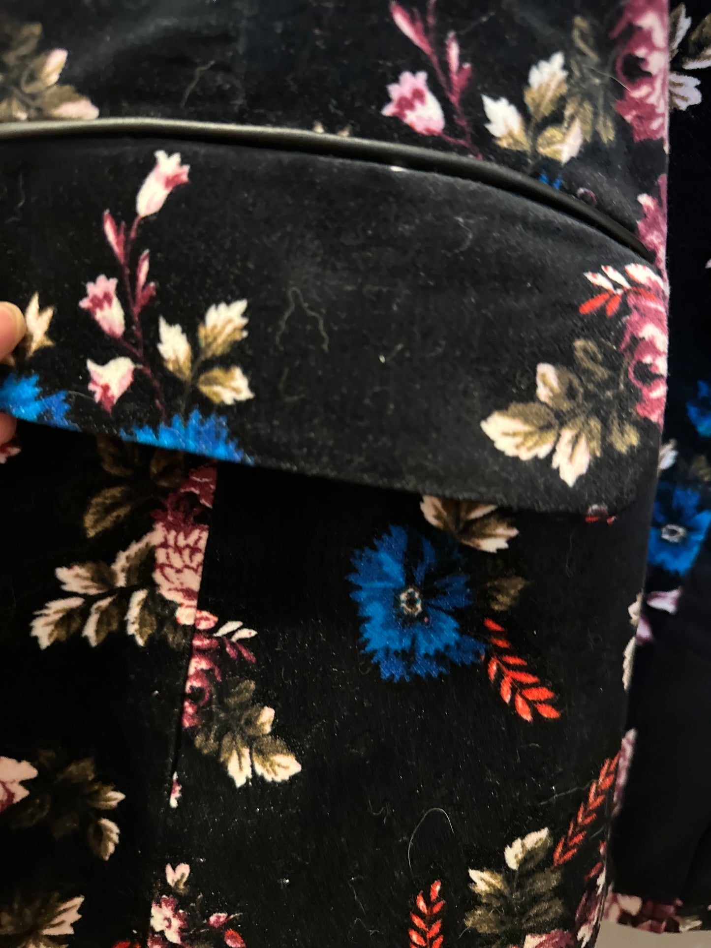 Size 4x (26) suede floral blazer from Lane Bryant￼