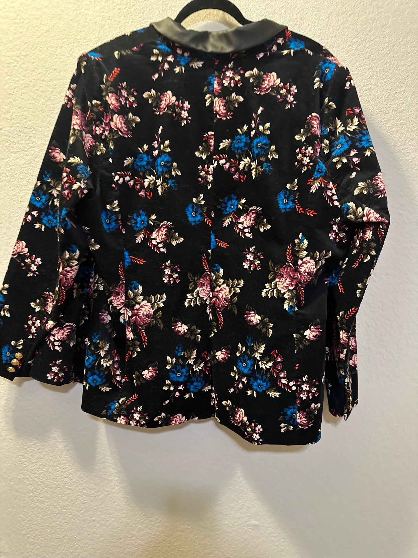 Size 4x (26) suede floral blazer from Lane Bryant￼