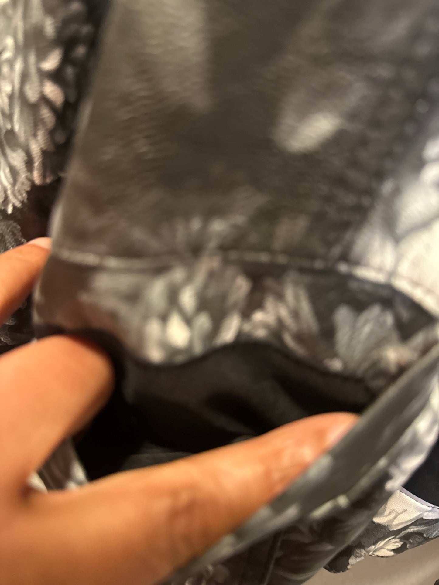 Size 4x/5x (26/28) lane Bryant Black & White Floral Moto Jack