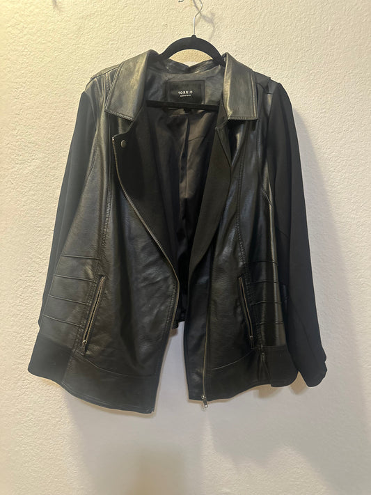 Size 6x (30) Torrid Faux Leather Jacket