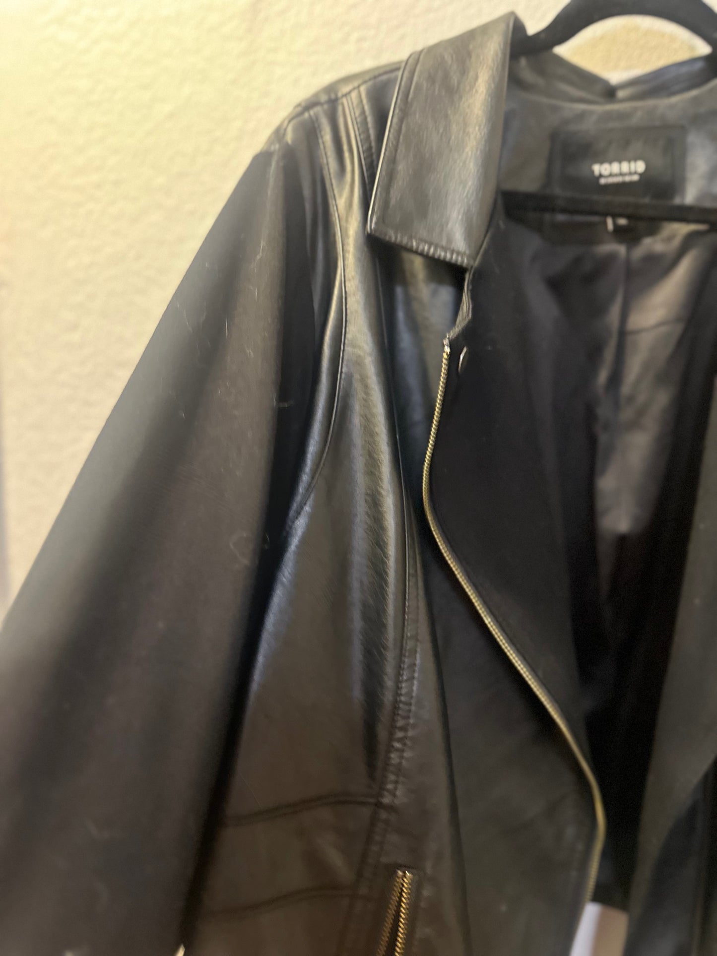 Size 6x (30) Torrid Faux Leather Jacket