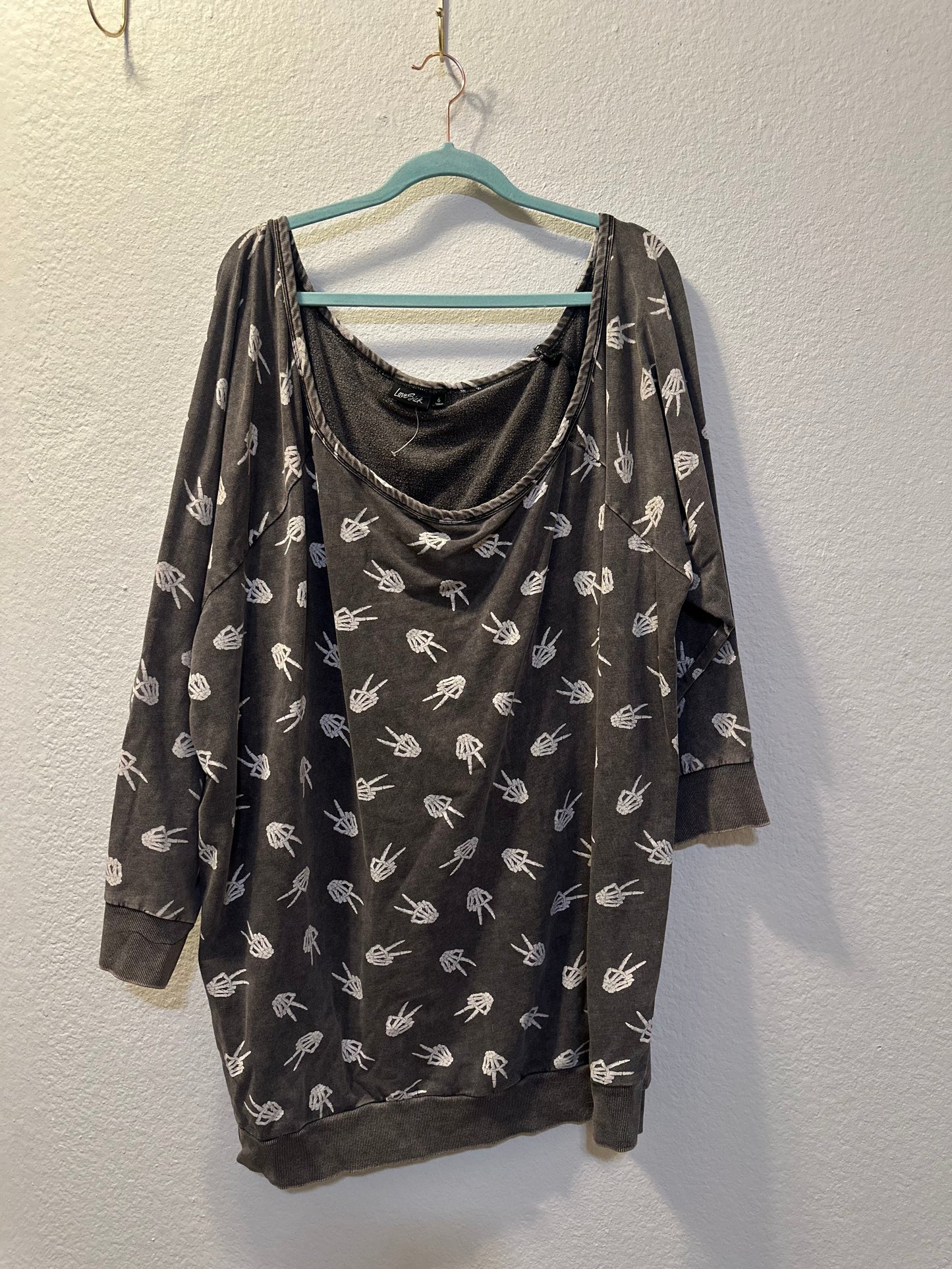 Size 6x (30) Torrrid/Lovesick Peace Skeleton - Black French Terry Off Shoulder Tunic Sweatshirt