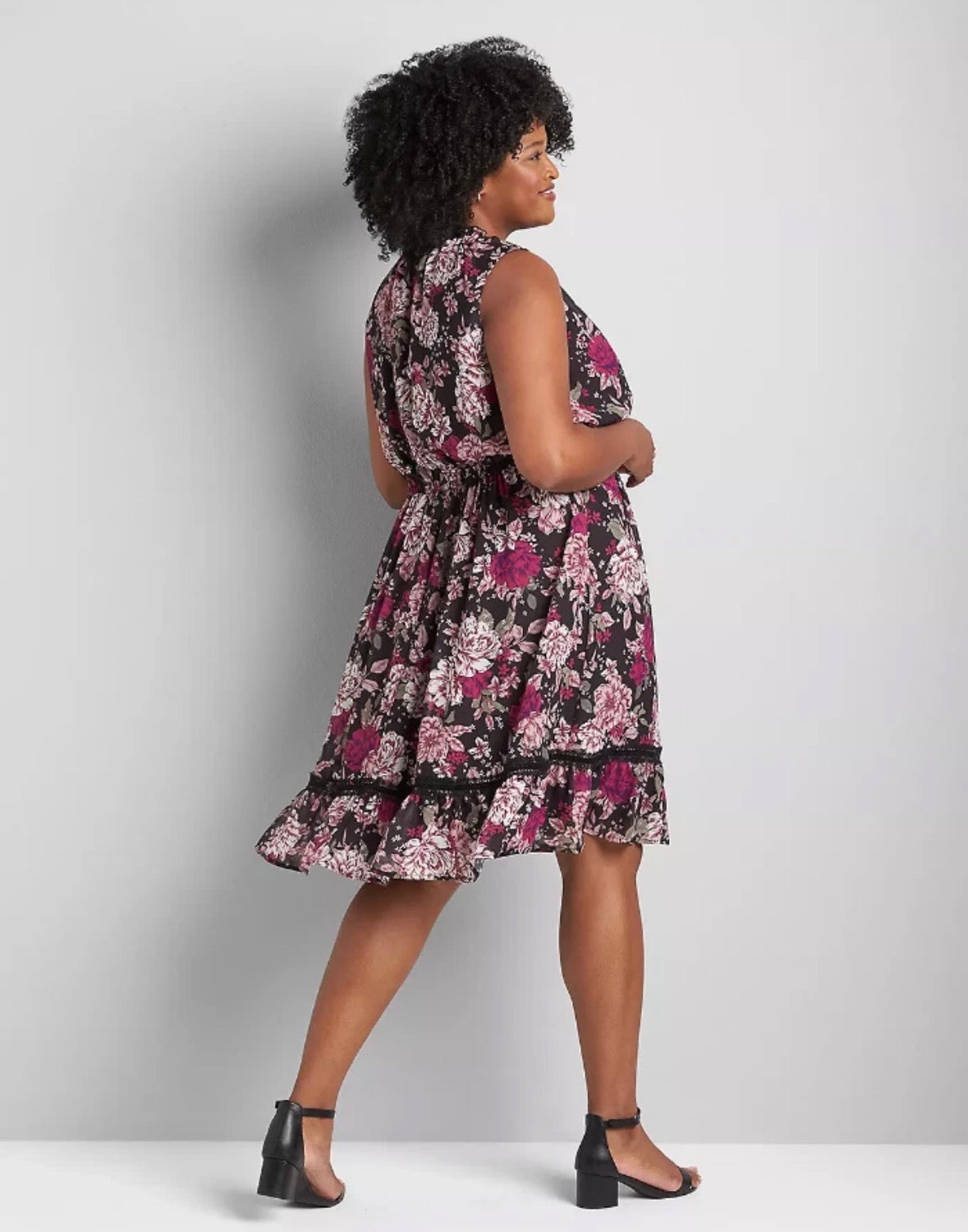 Size 5x (28) NEW LANE BRYANT  BLACK FLORAL NOTCH-NECK FIT & FLARE