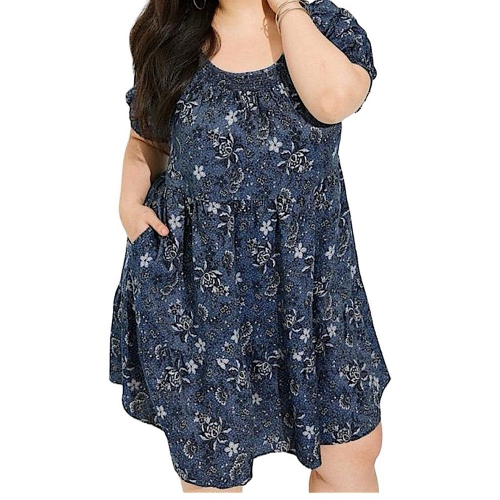 Size 4x (30) TORRID Mini Chambray Puff Sleeve Smocked Dress
