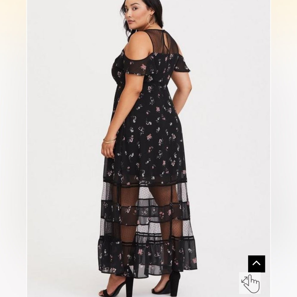 Size 6x (30) Torrid Floral Chiffon Cold Shoulder Maxi Dress.