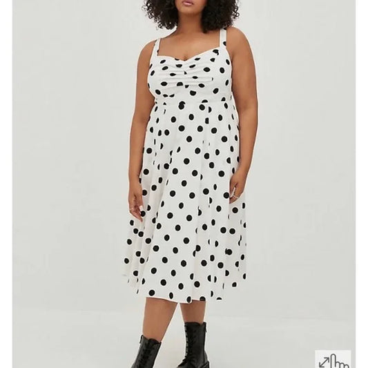 Size 6x (30) Torrid Black And White Polka Dot Midi Dress