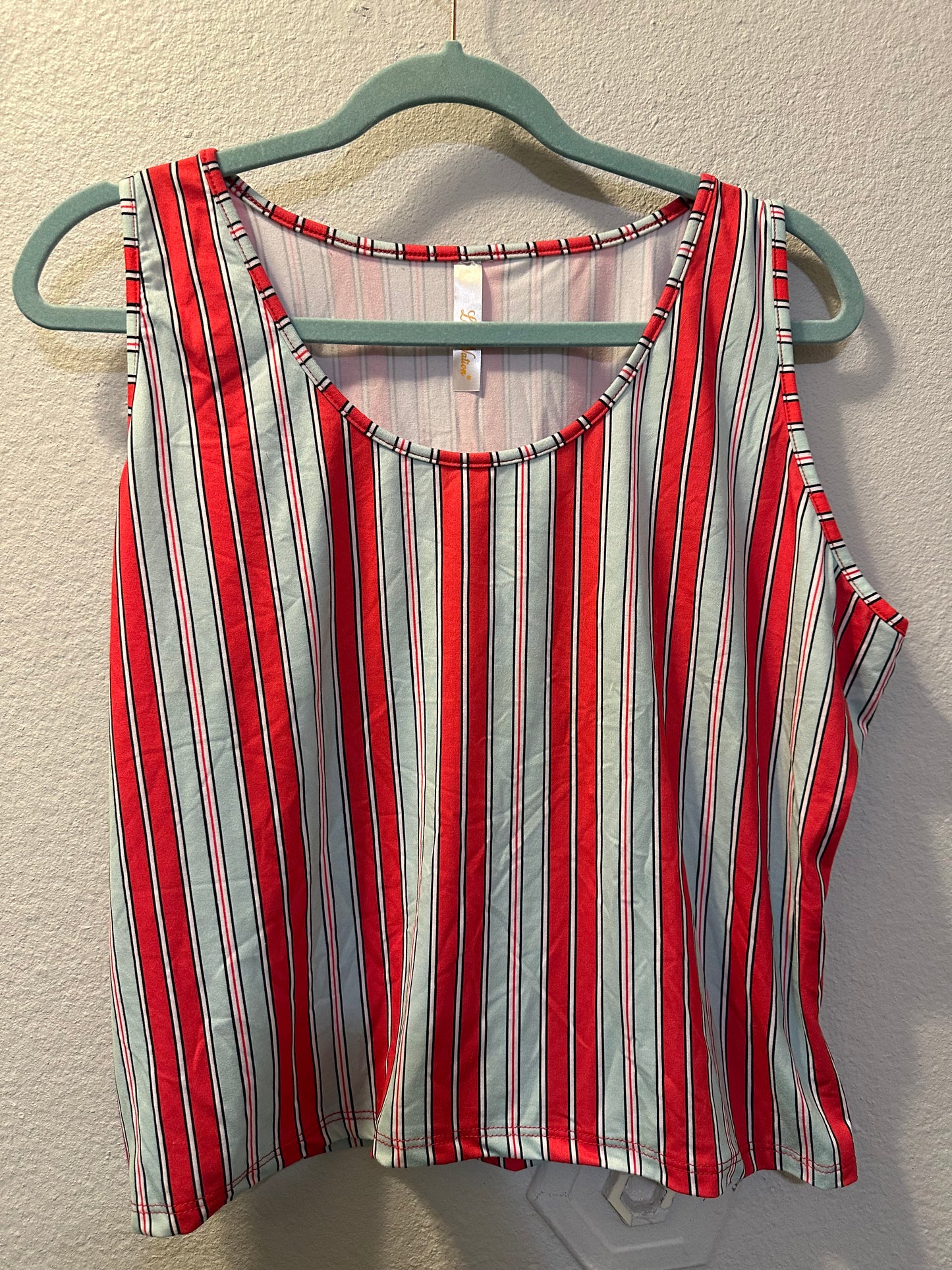 Size 3x (24) Red Stripe Crop Tank Top