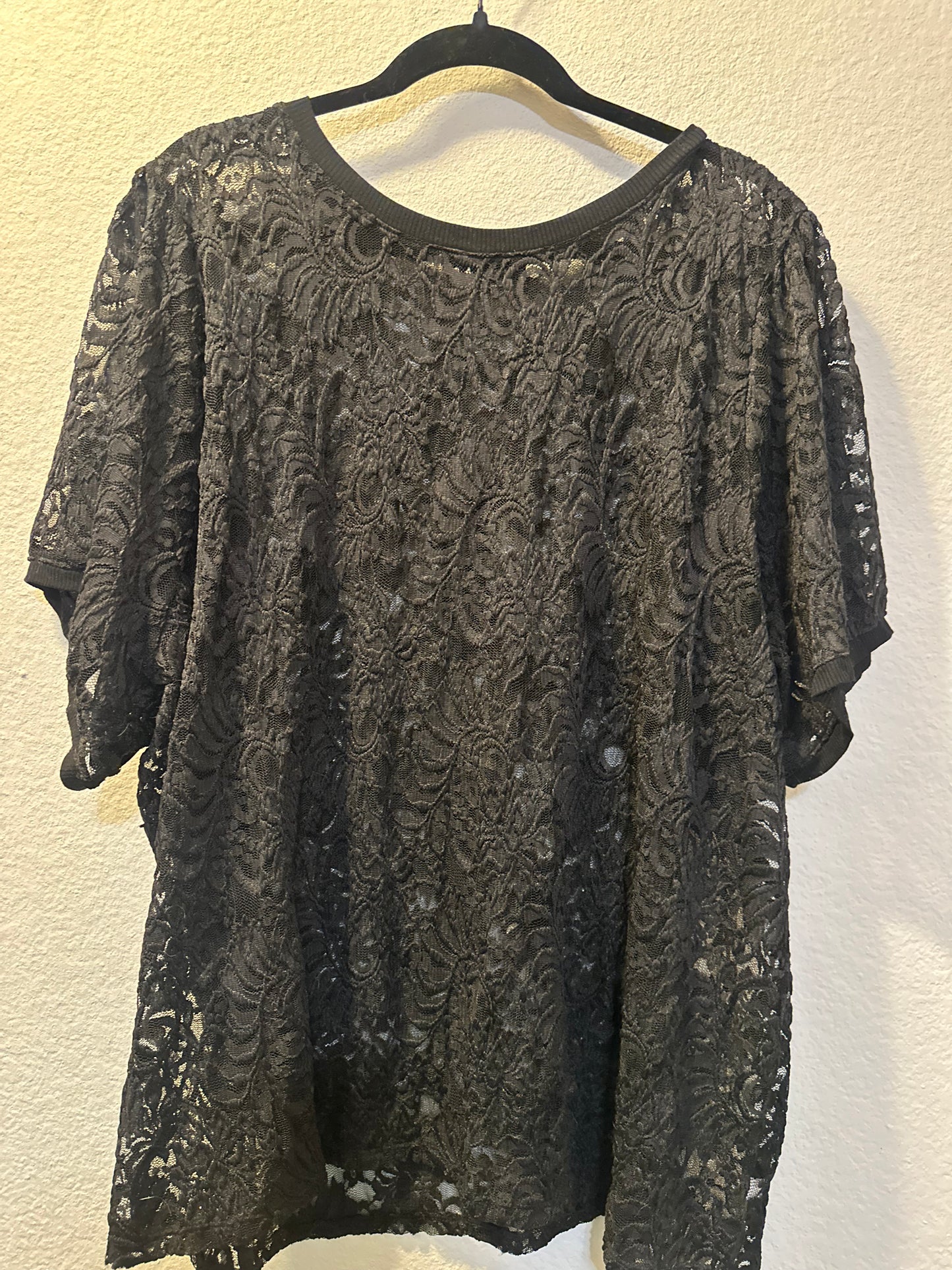Size 5x (28) Black Torrid Lace Blouse